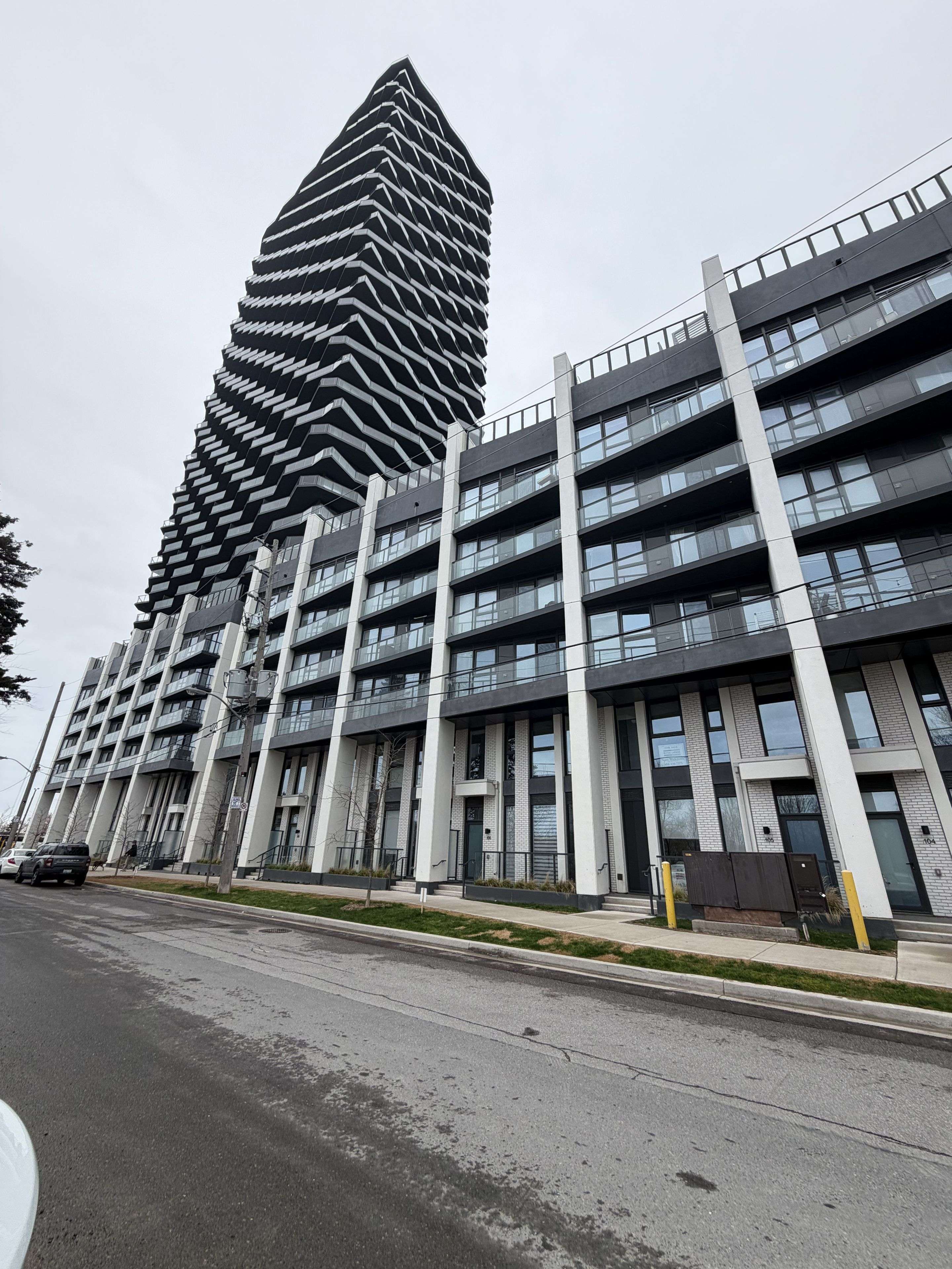 36 Zorra ST #628, Toronto W08, ON M8Z 0G5
