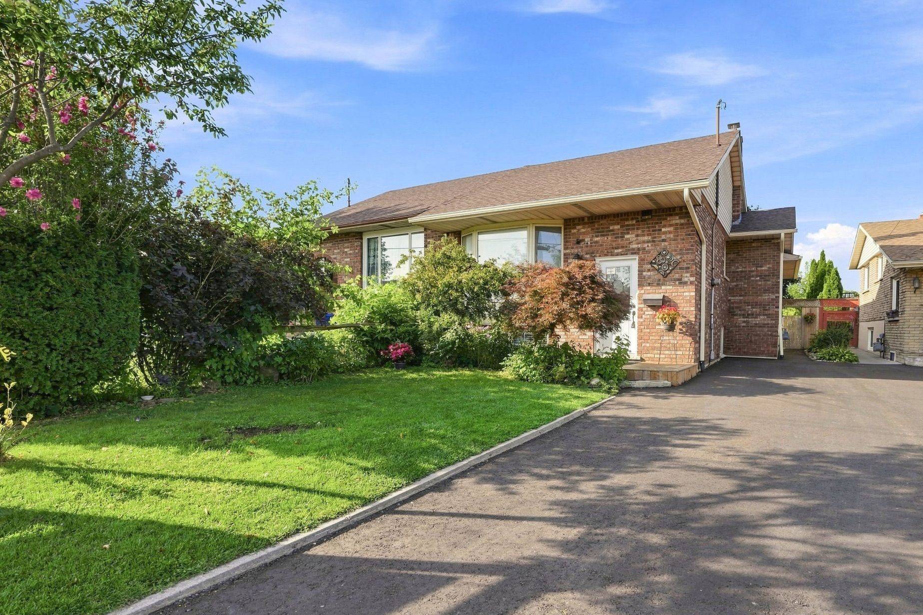 50 Adis AVE, Hamilton, ON L9C 6V3