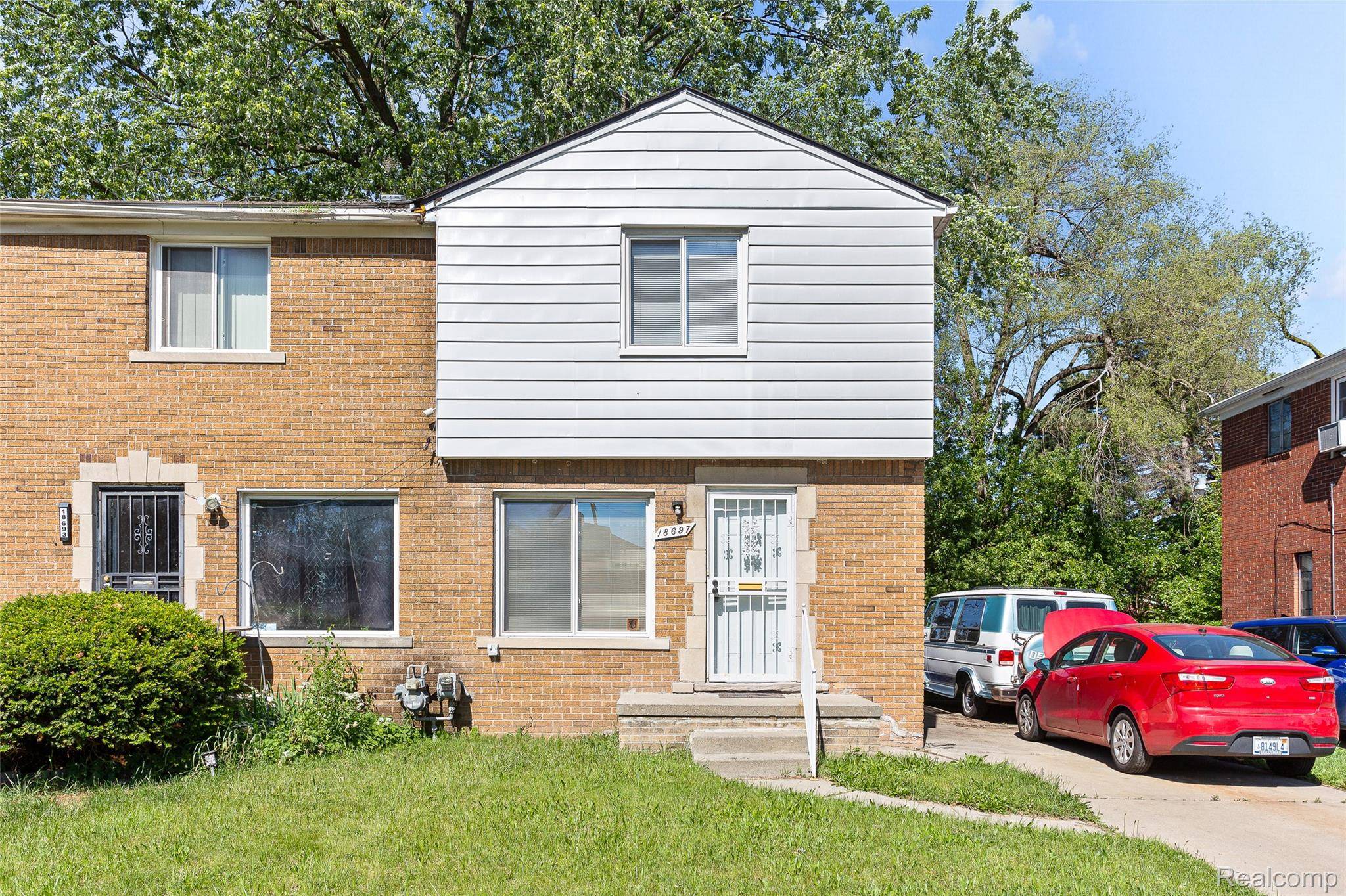 18697 Schaefer HWY E, Detroit, MI 48235