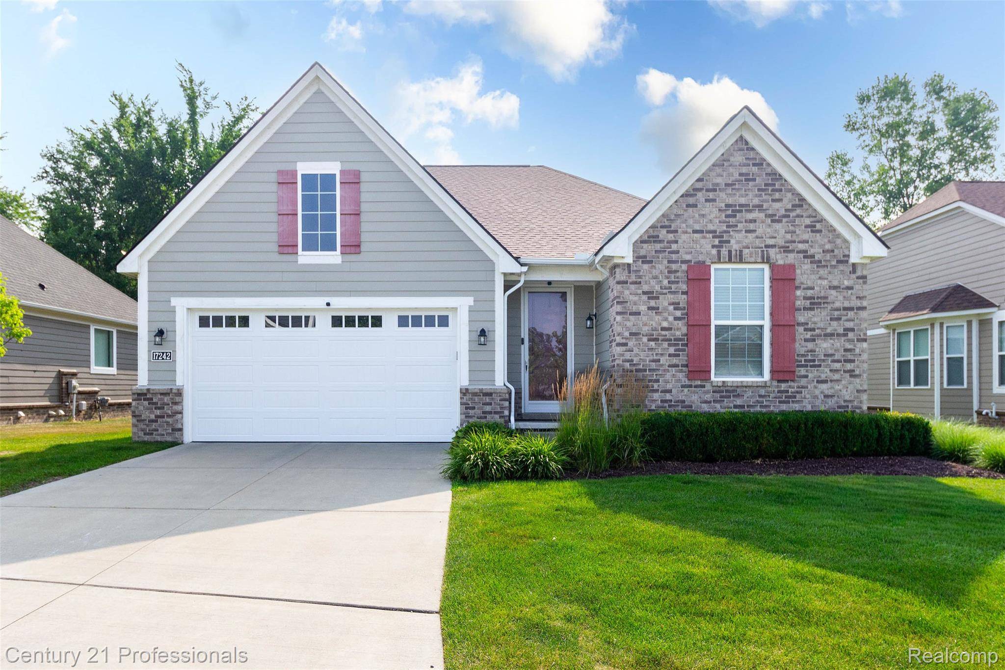 17242 Garden Ridge LN, Northville Township, MI 48168