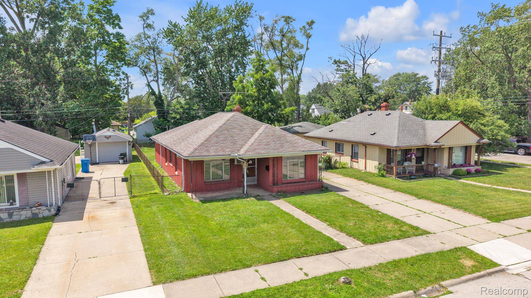 3916 Cornell ST, Dearborn Heights, MI 48125