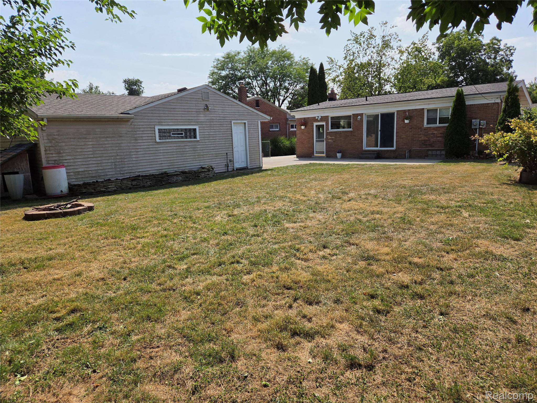 7426 N Charlesworth ST, Dearborn Heights, MI 48127