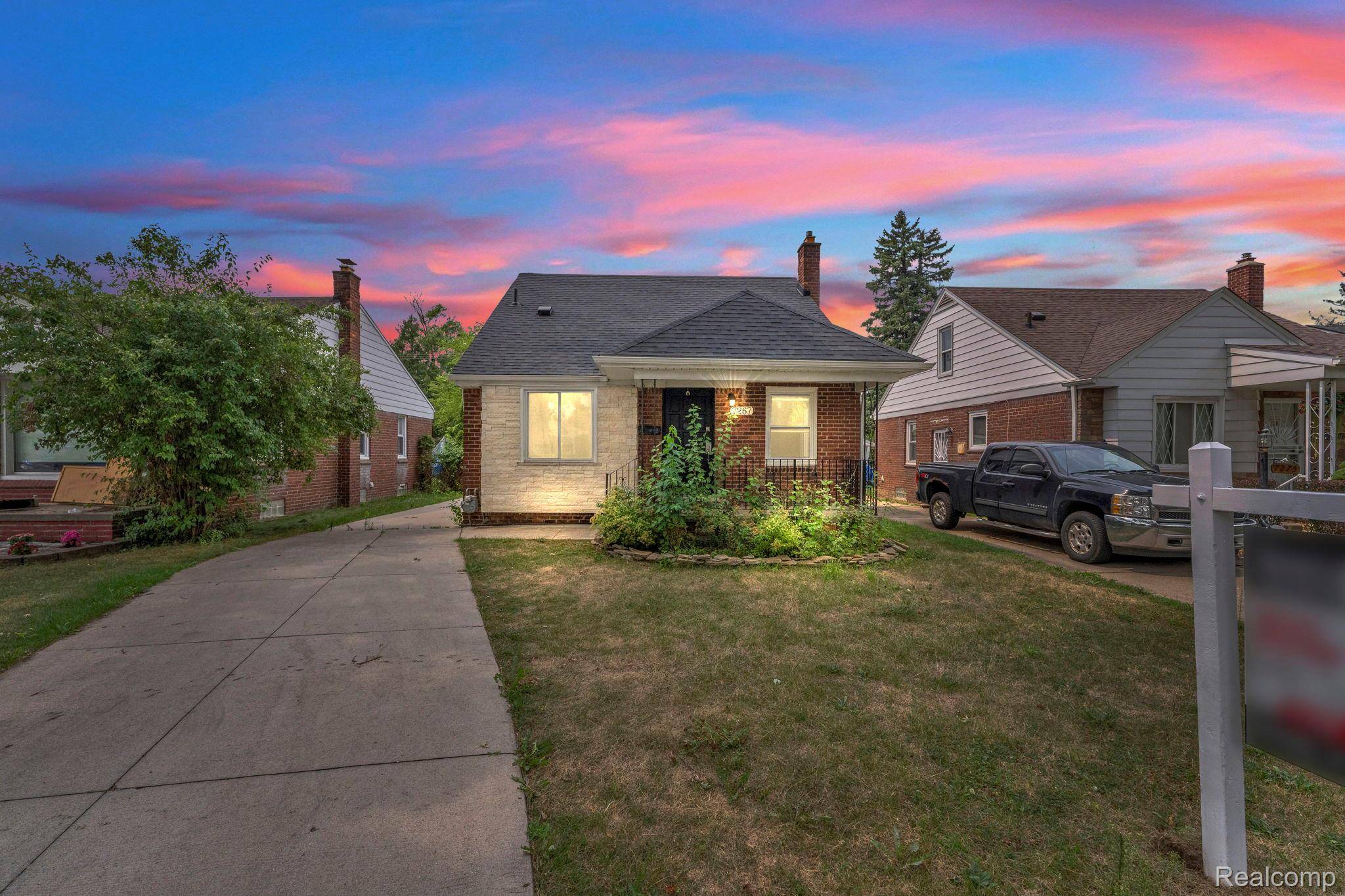 7267 Fenton ST, Dearborn Heights, MI 48127