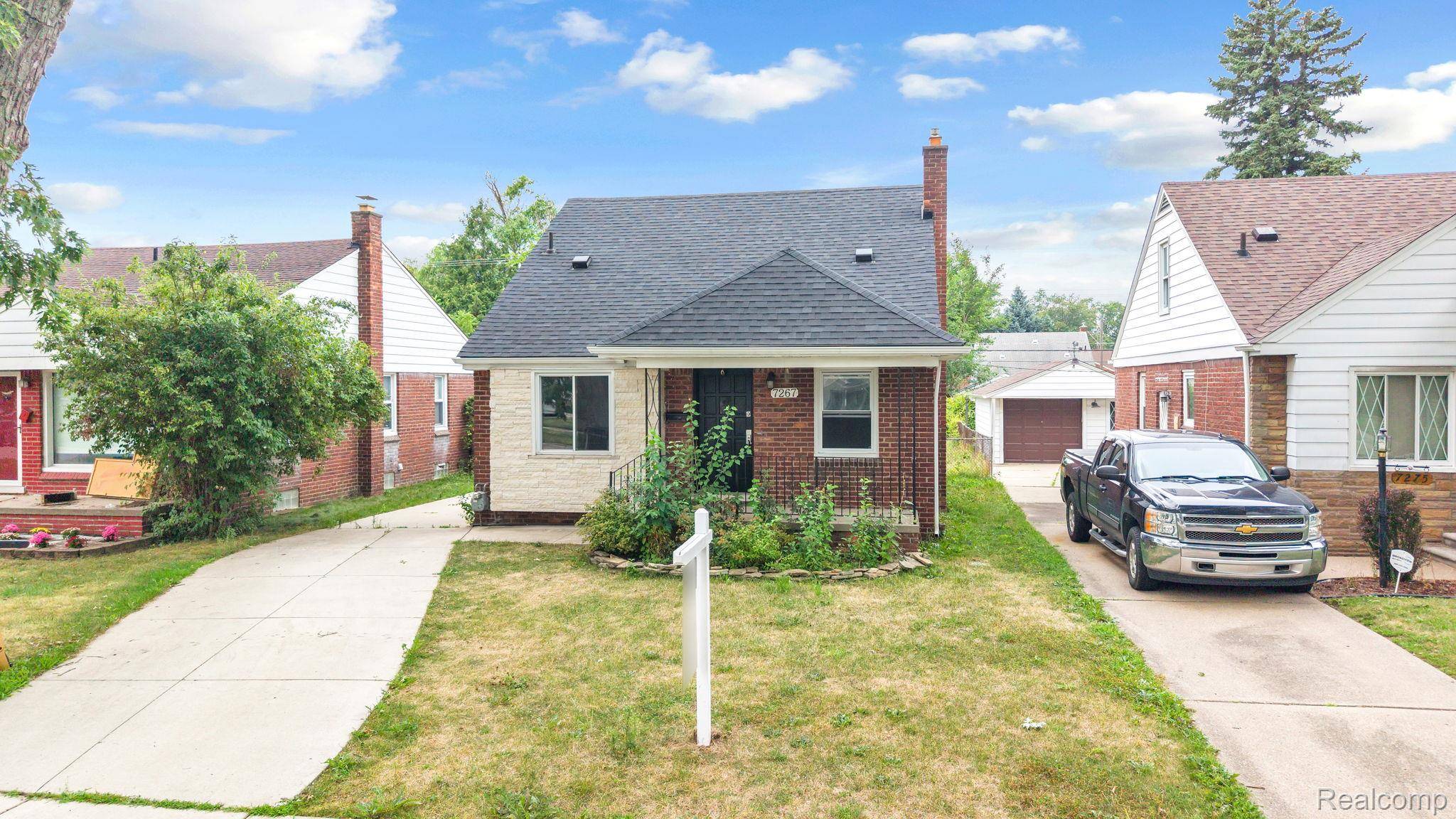 7267 Fenton ST, Dearborn Heights, MI 48127