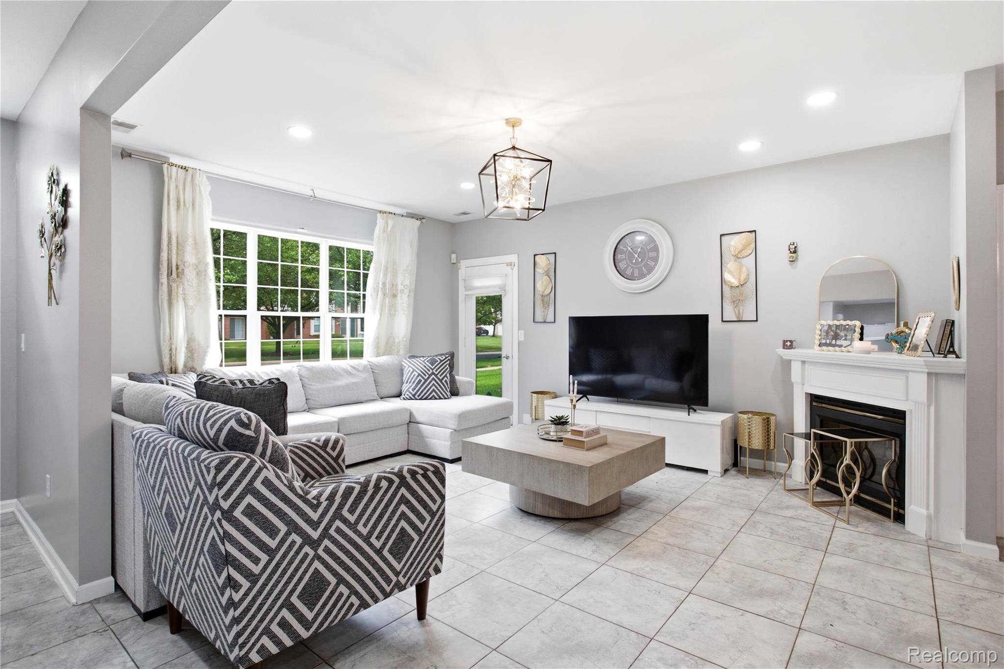 13169 Canopy DR, Sterling Heights, MI 48313