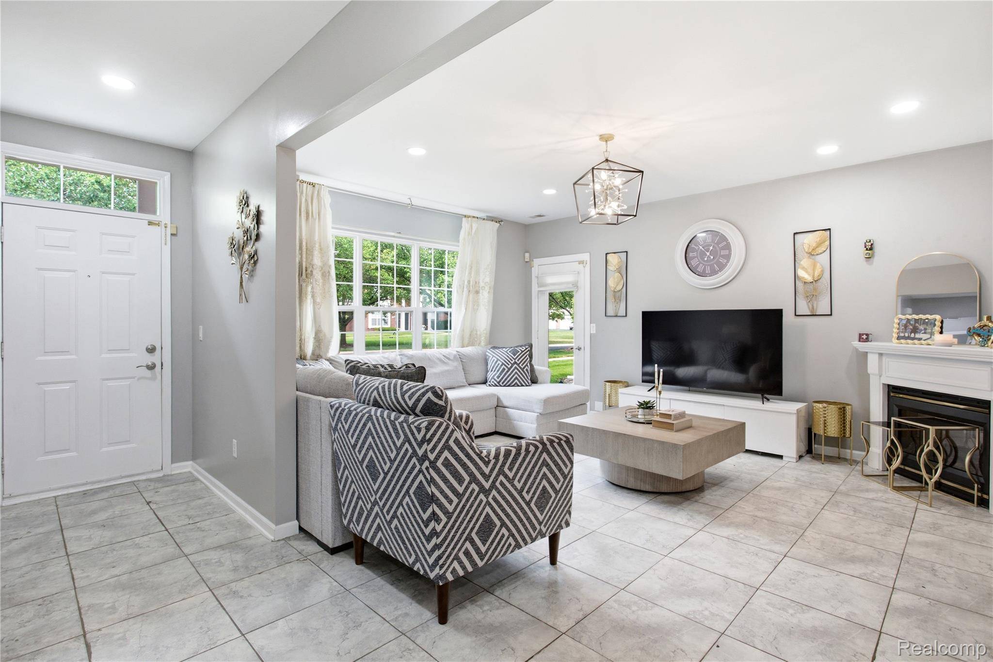 13169 Canopy DR, Sterling Heights, MI 48313
