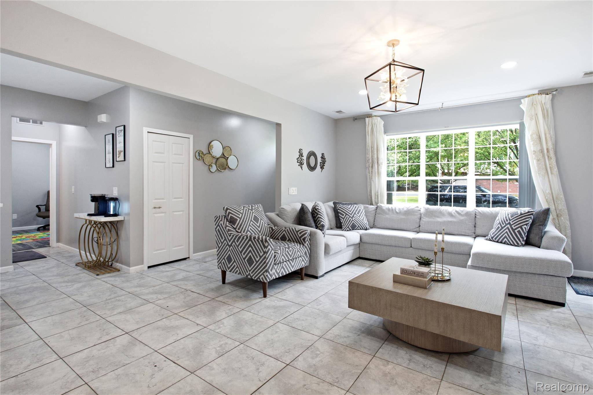 13169 Canopy DR, Sterling Heights, MI 48313