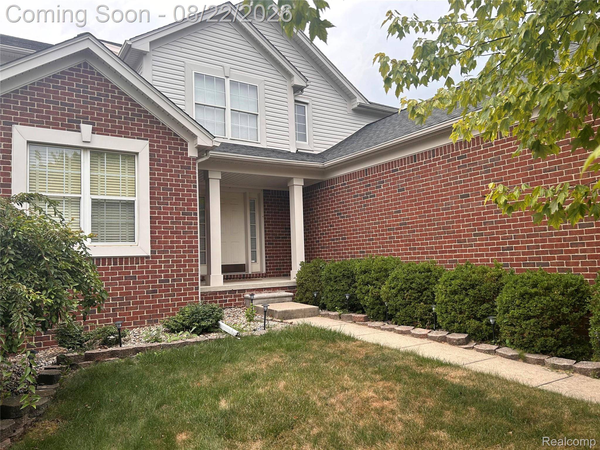 2738 Long Meadow LN, Rochester Hills, MI 48307