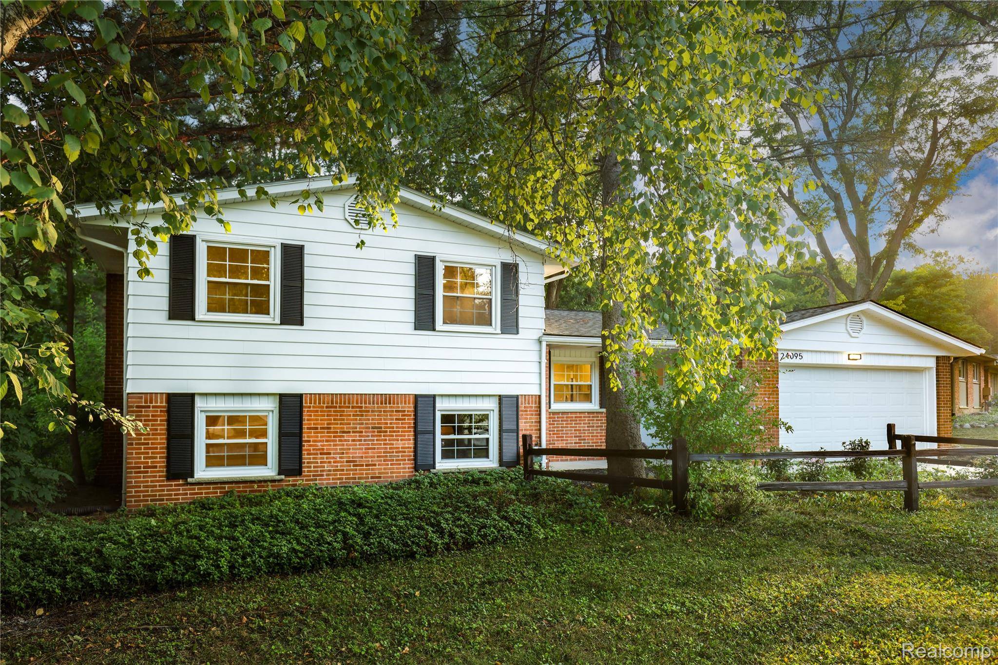 24095 Farmington RD, Farmington, MI 48336