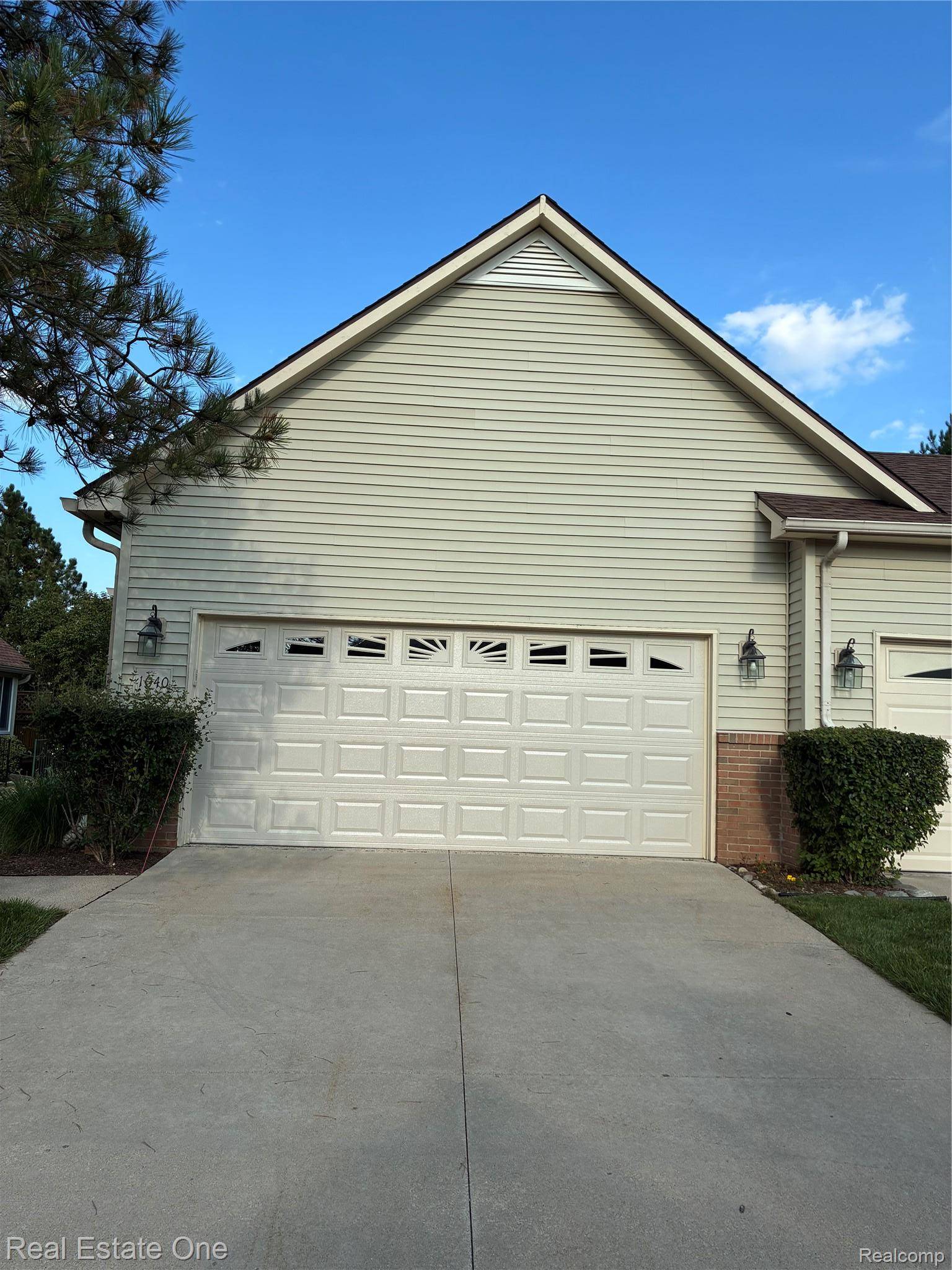 1040 Bird Song Lane LN, Milford Village, MI 48381