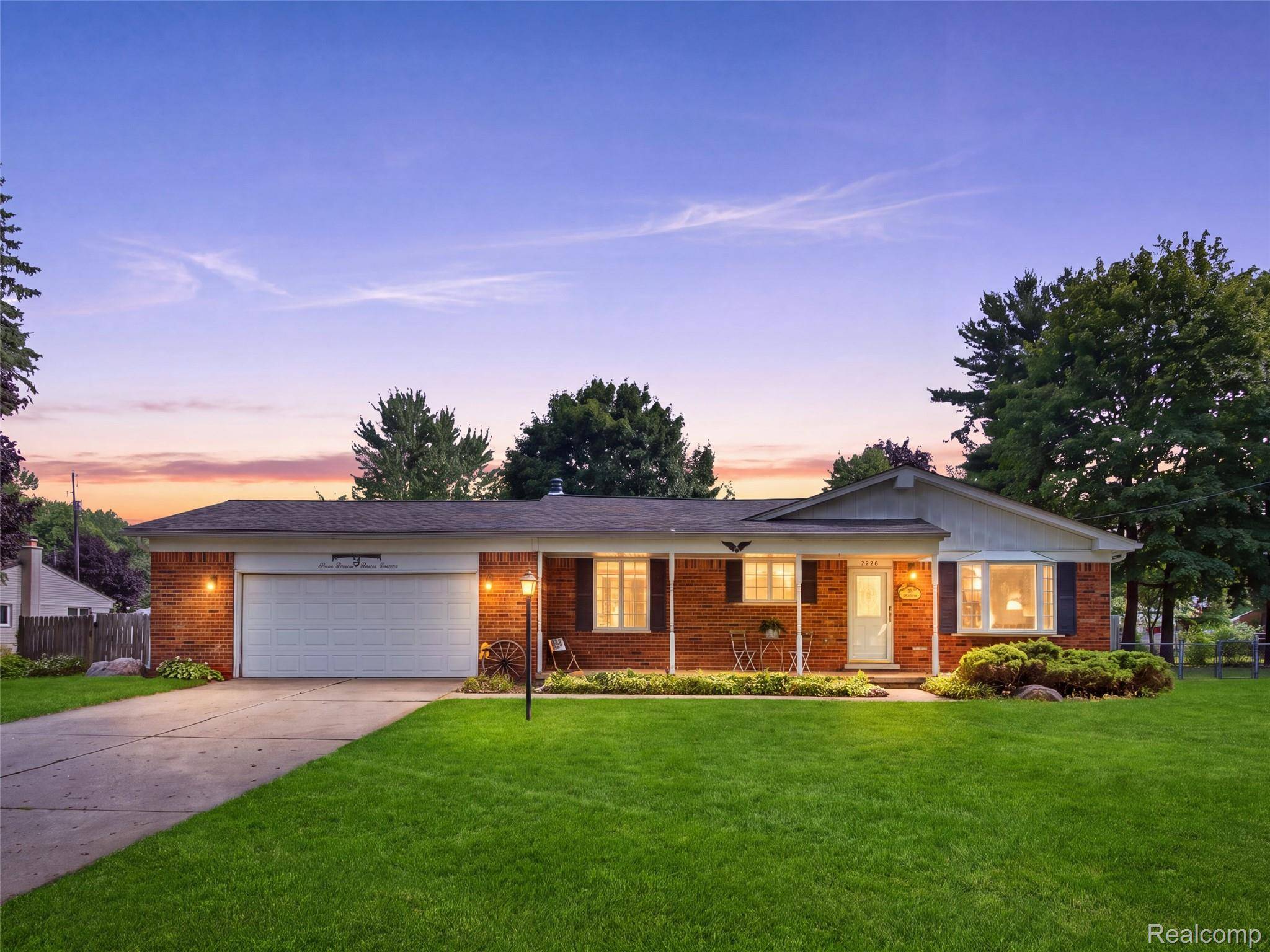 6271 Peach DR, Independence Charter Township, MI 48346