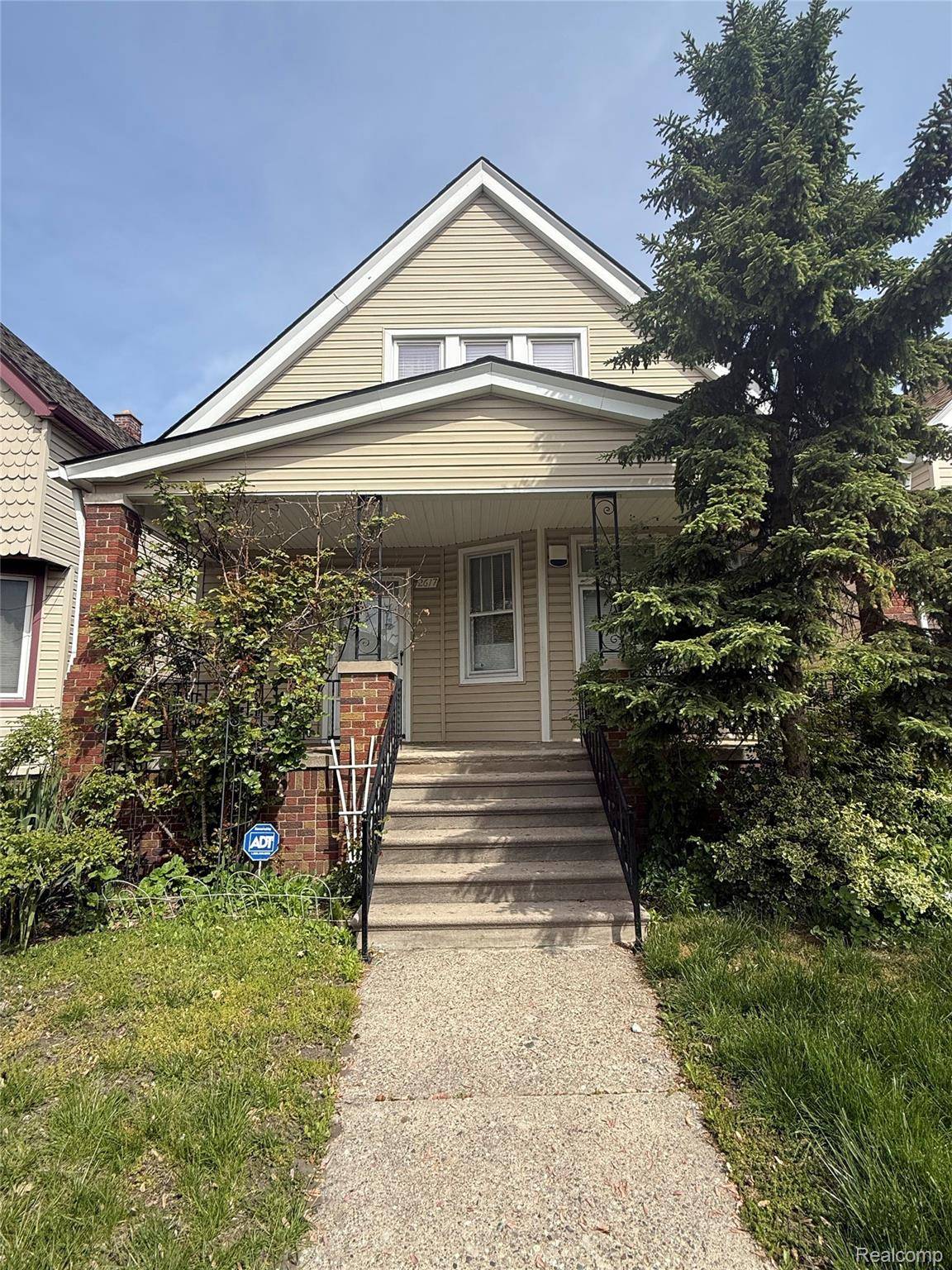 2617 Belmont ST, Hamtramck, MI 48212