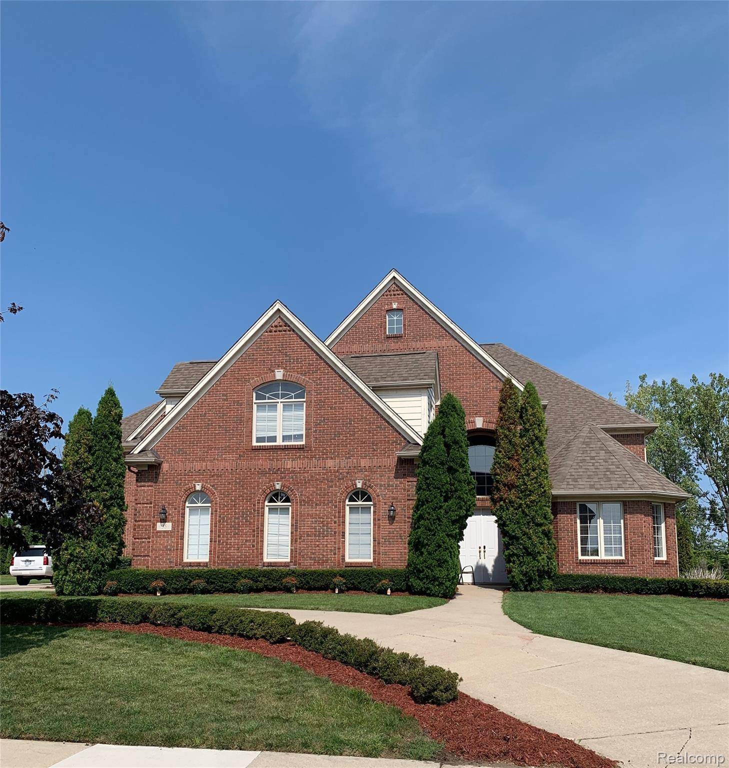 35 Sand Bar LN, Detroit, MI 48214