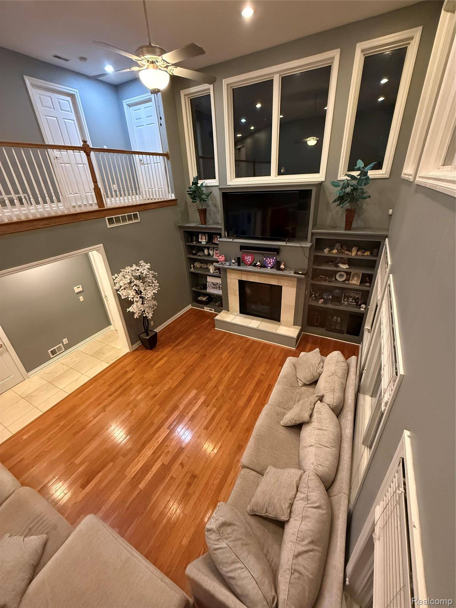 35 Sand Bar LN, Detroit, MI 48214