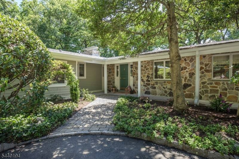 6 Post House Rd, Harding Twp., NJ 07960