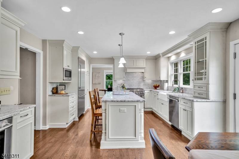 5 Fieldstone Dr, Clinton Twp., NJ 08833