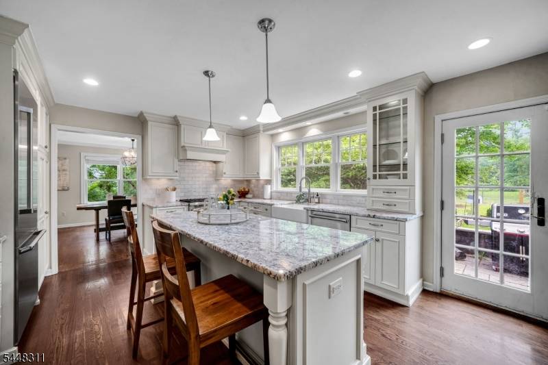 5 Fieldstone Dr, Clinton Twp., NJ 08833