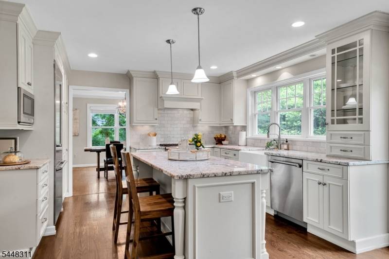 5 Fieldstone Dr, Clinton Twp., NJ 08833