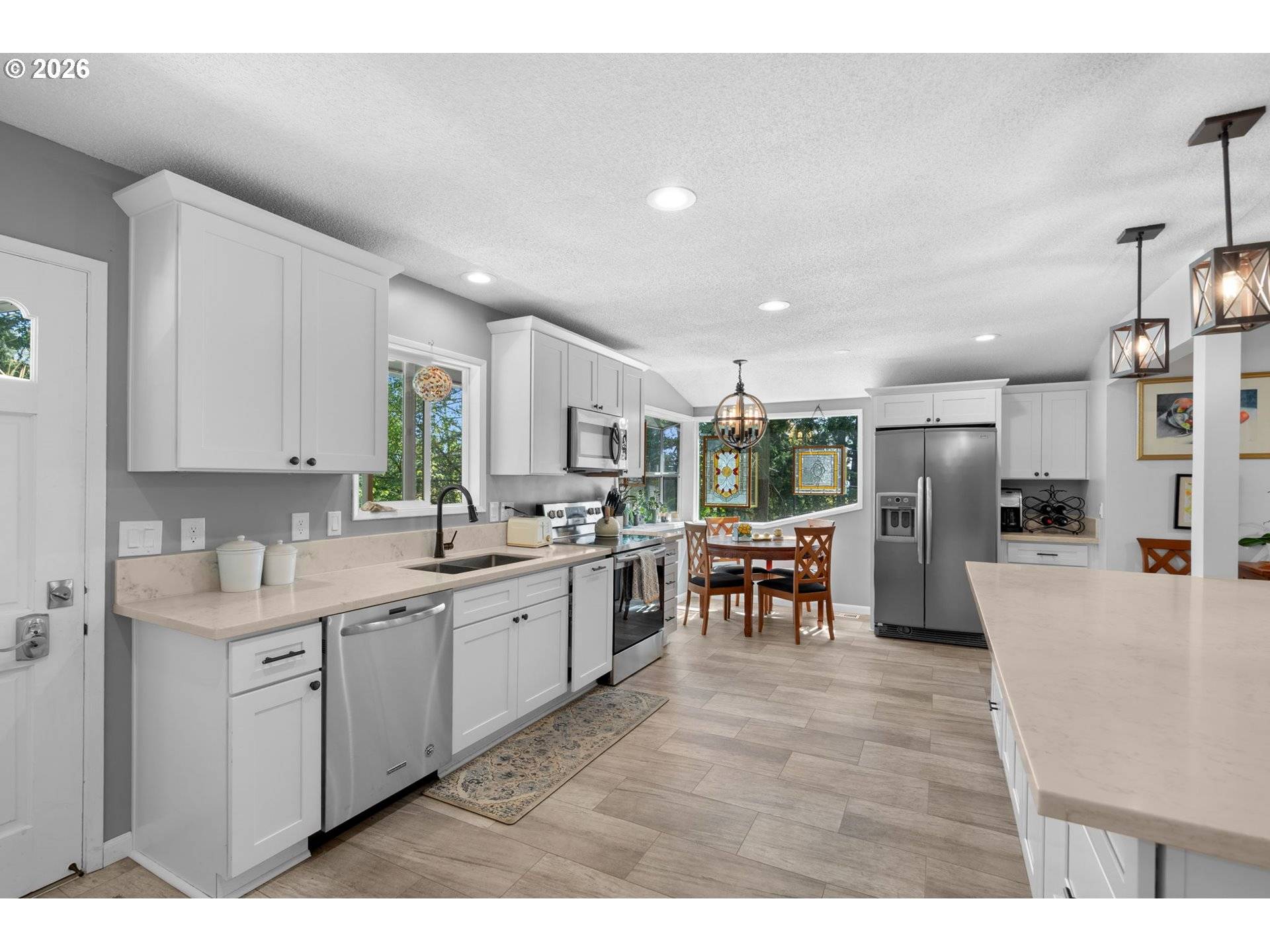 8265 SW CANYON LN, Portland, OR 97225