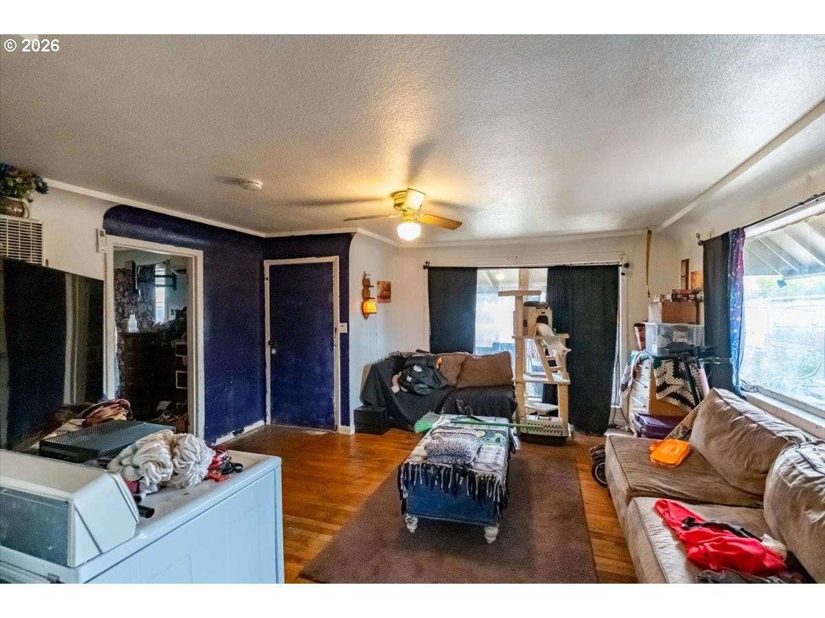 299 GILBERT ST, Lebanon, OR 97355
