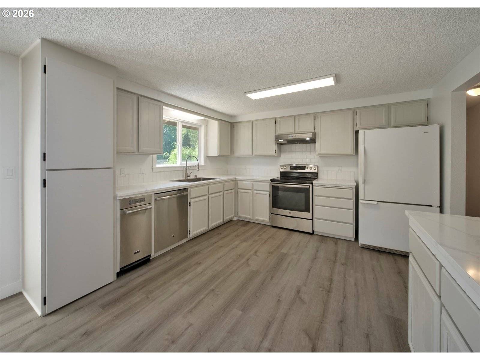 209 SUNSET DR, Longview, WA 98632