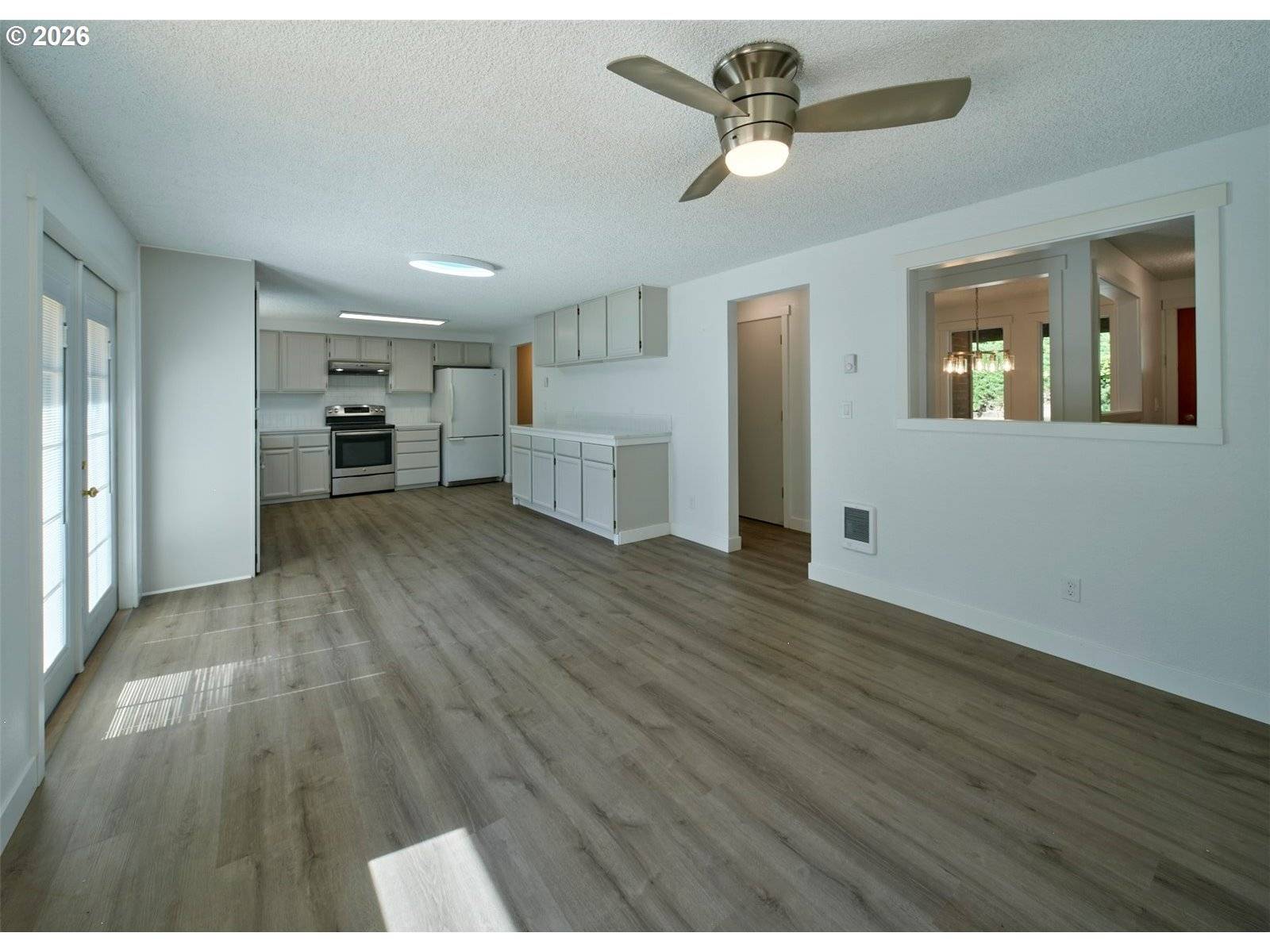 209 SUNSET DR, Longview, WA 98632