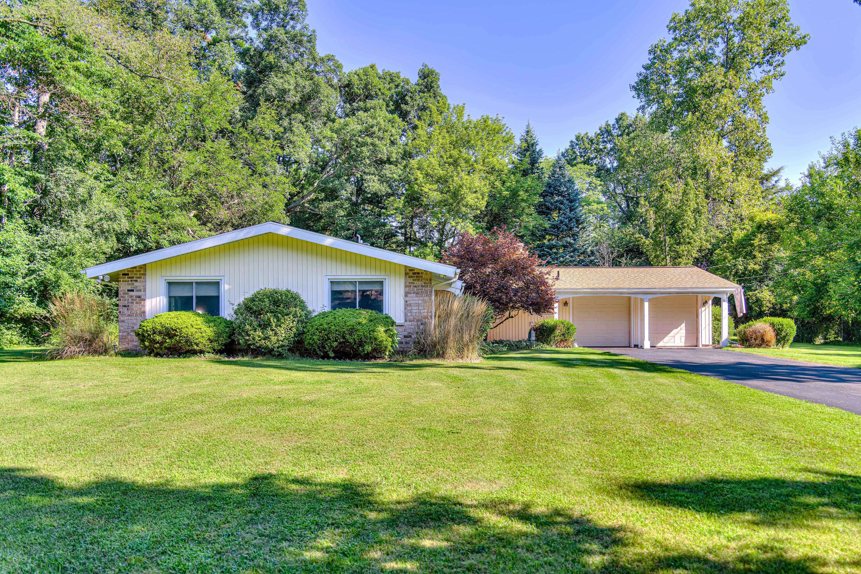 1844 N Walmont RD, Summit Twp, MI 49203