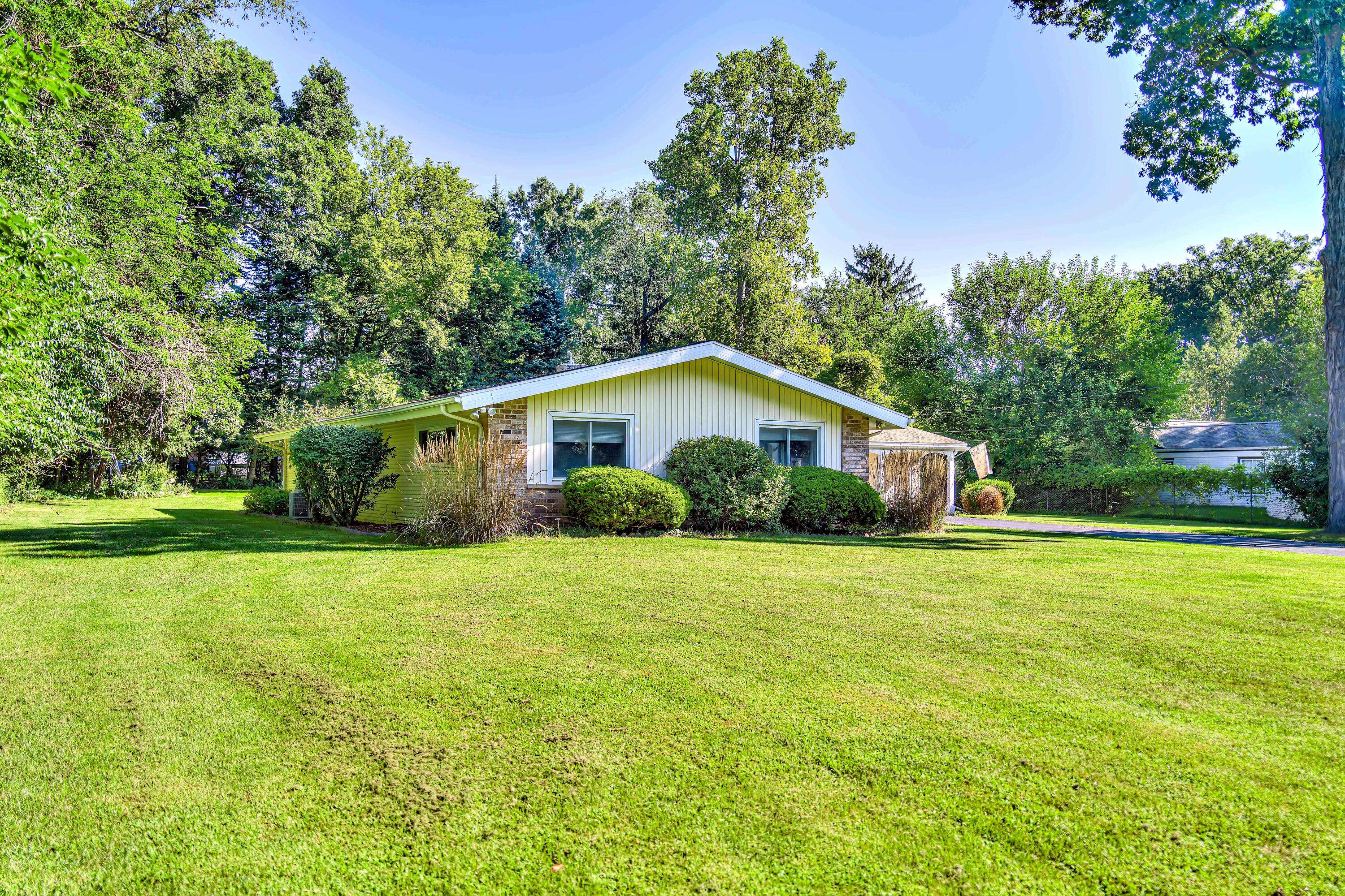 1844 N Walmont RD, Summit Twp, MI 49203