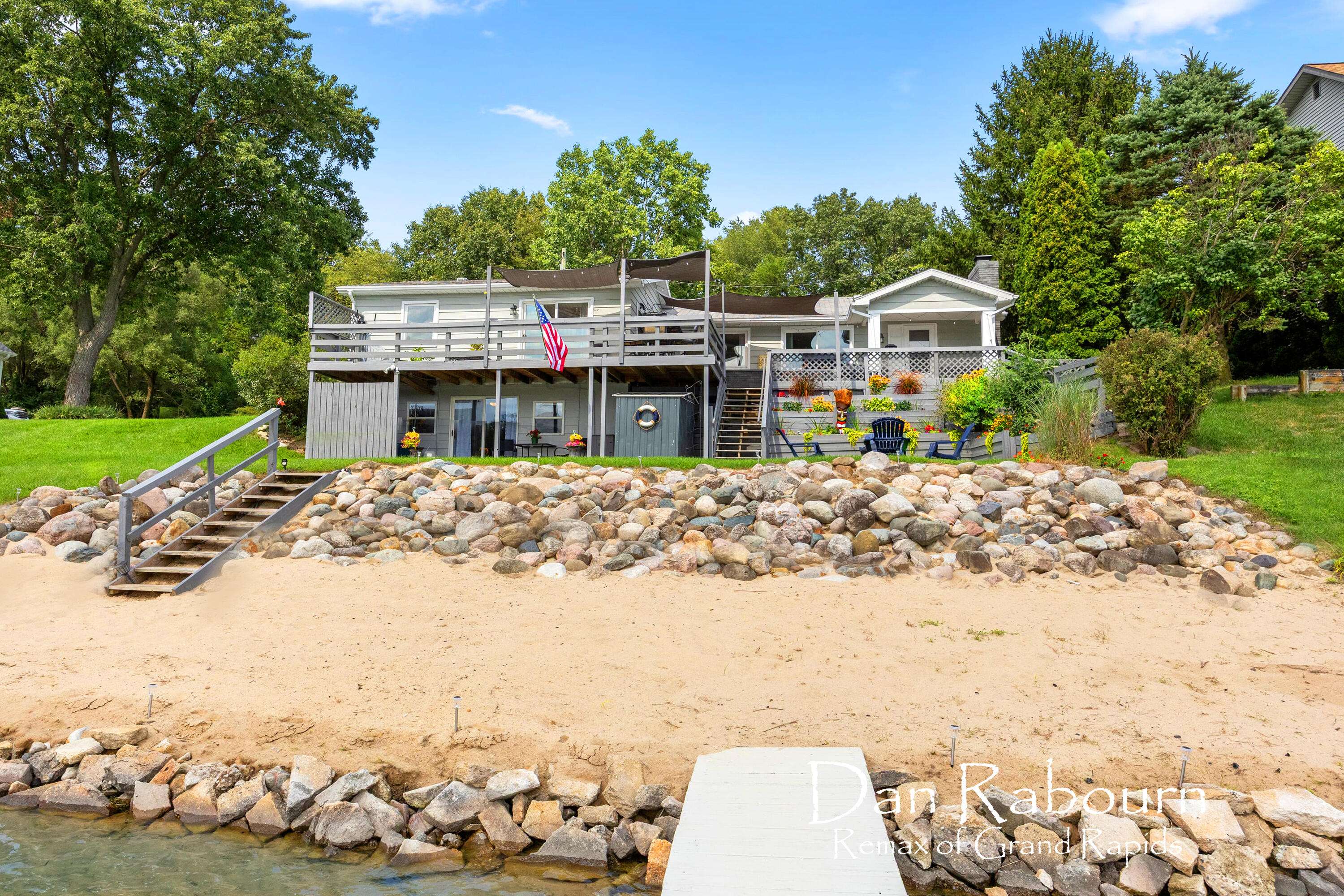 12645 Oakwood Shores ST, Yankee Springs Twp, MI 49348