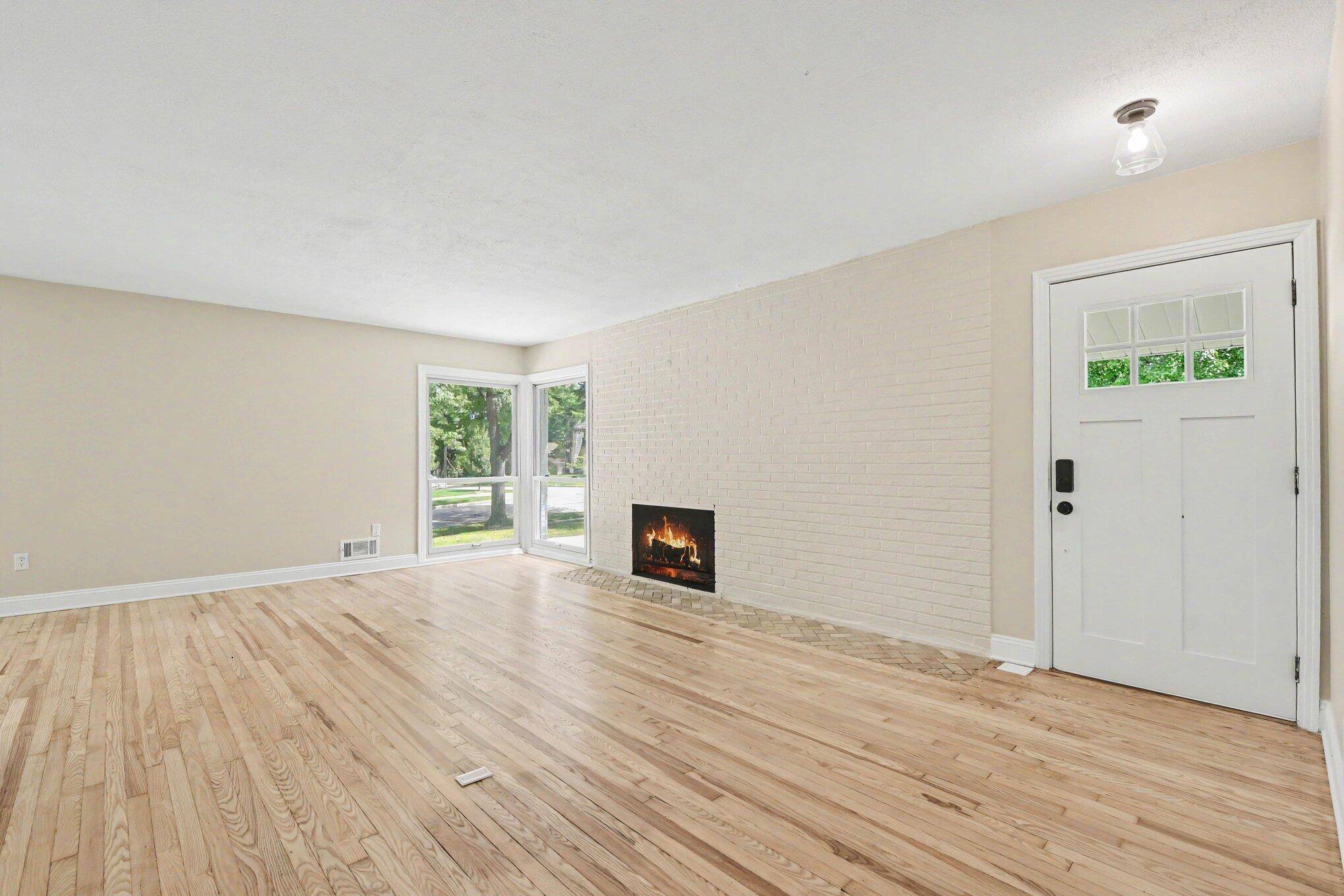 1521 Lake Grove AVE SE, East Grand Rapids, MI 49506