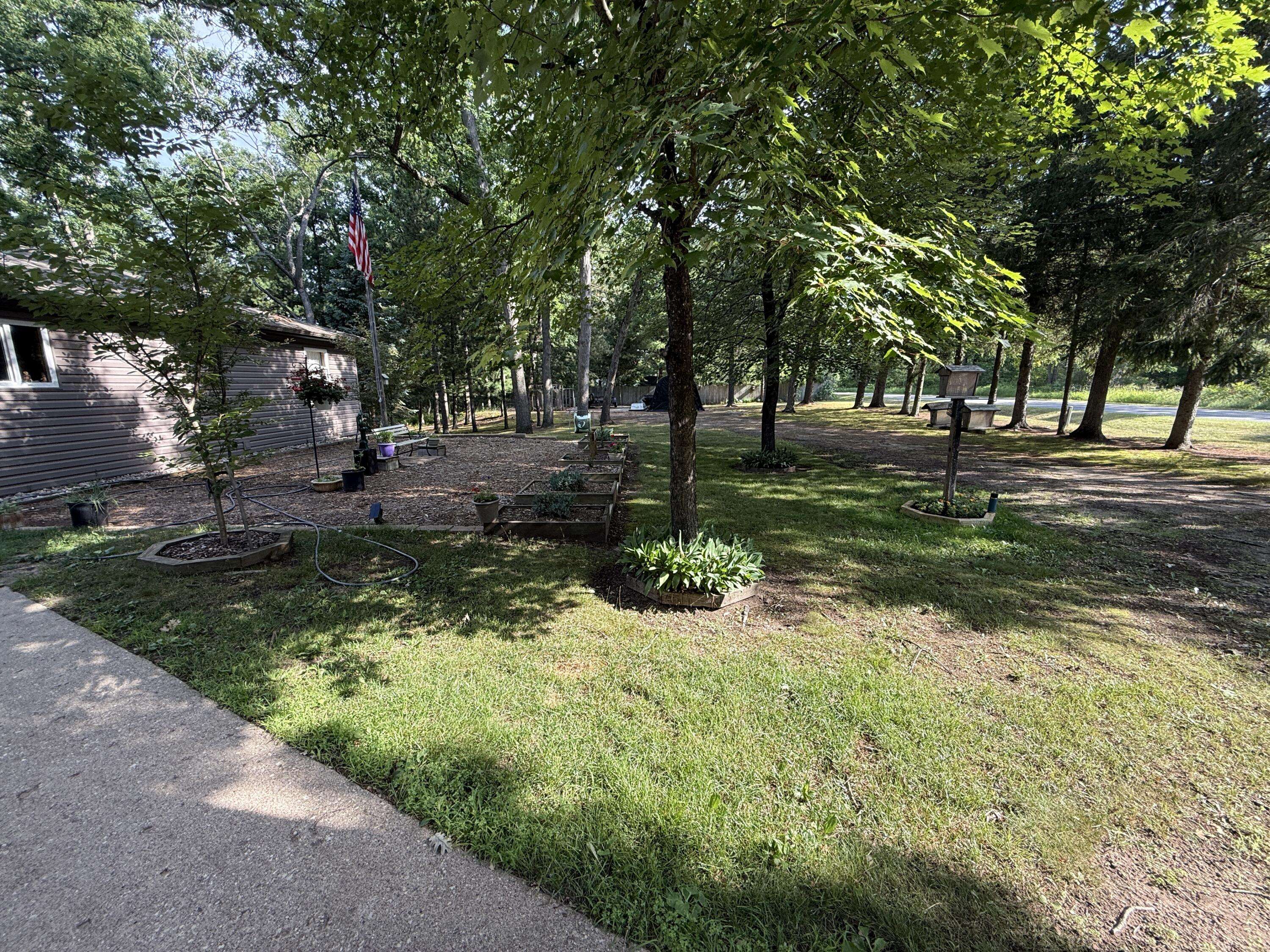 8733 S James RD, Pleasant Plains Twp, MI 49304