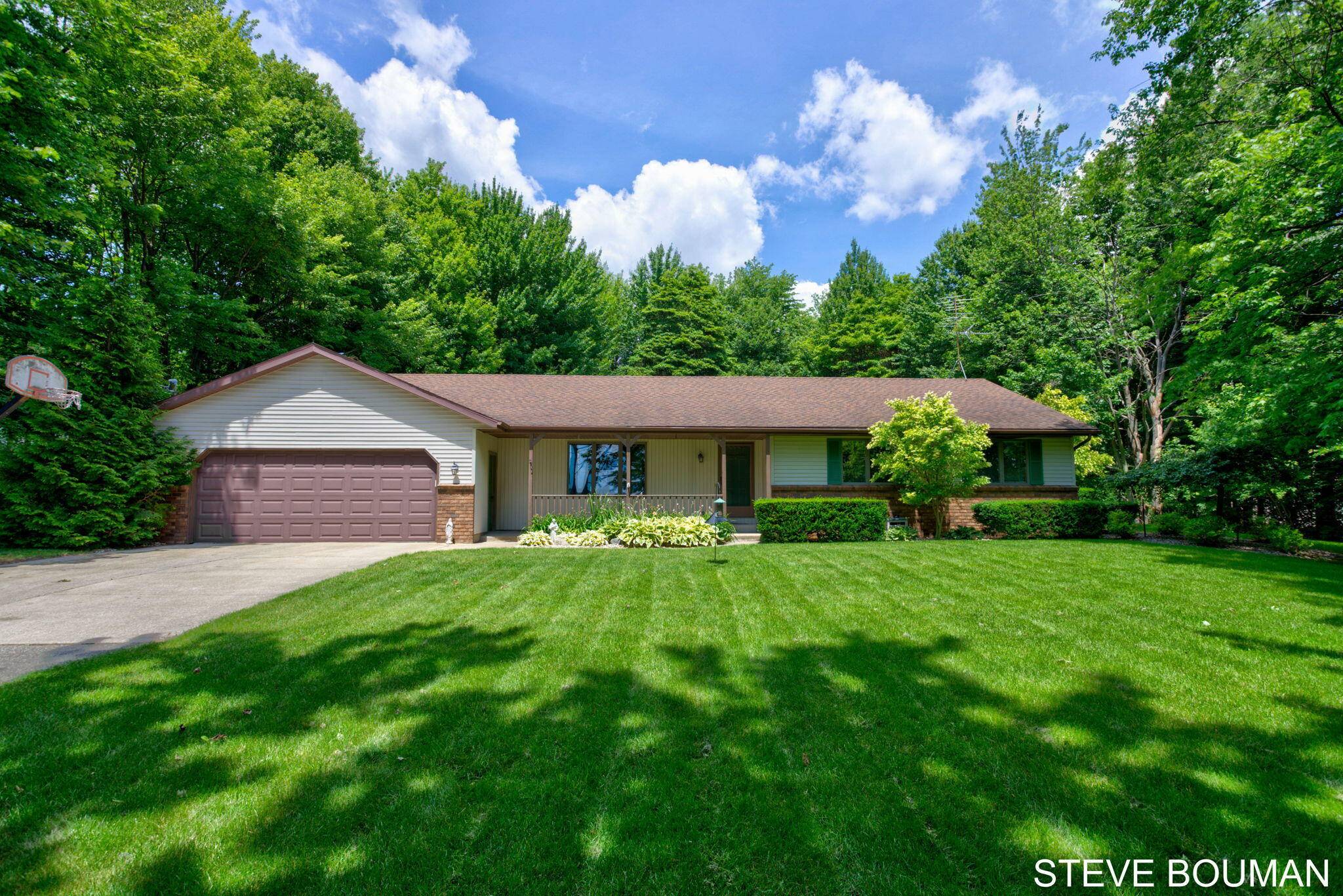 5915 141st AVE, Fillmore Twp, MI 49423