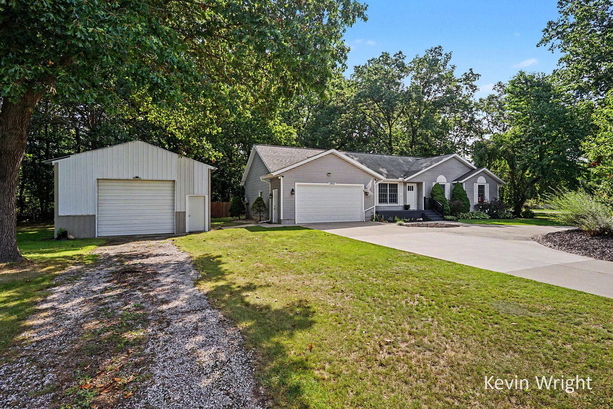 1802 Duchess CT, Muskegon Twp, MI 49445