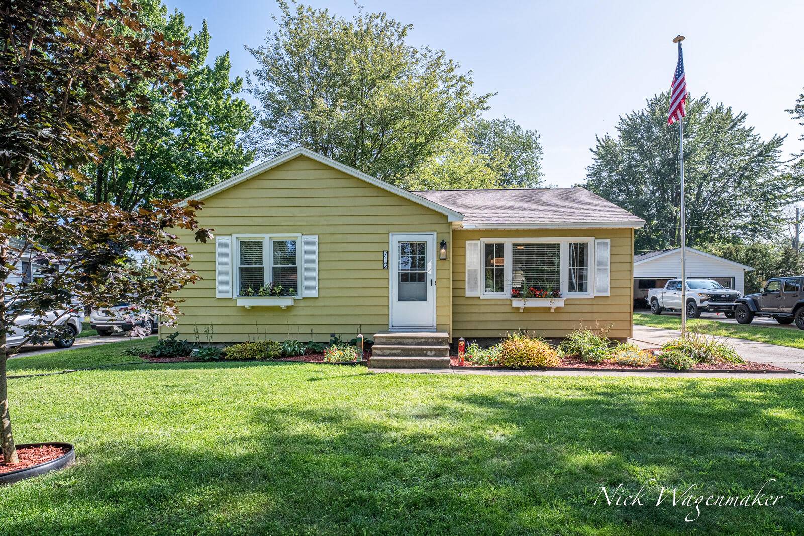 712 River ST, Spring Lake Vllg, MI 49456