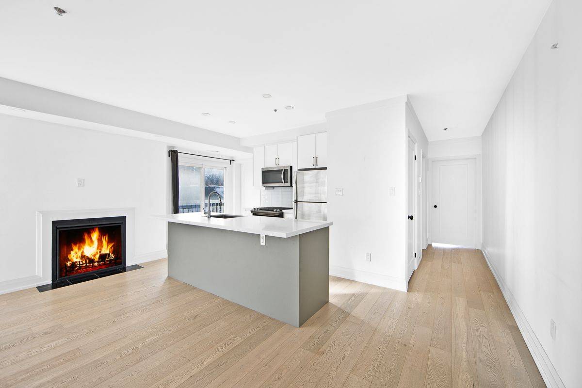 243 Niagara ST, Toronto C01, ON M6J 2L7