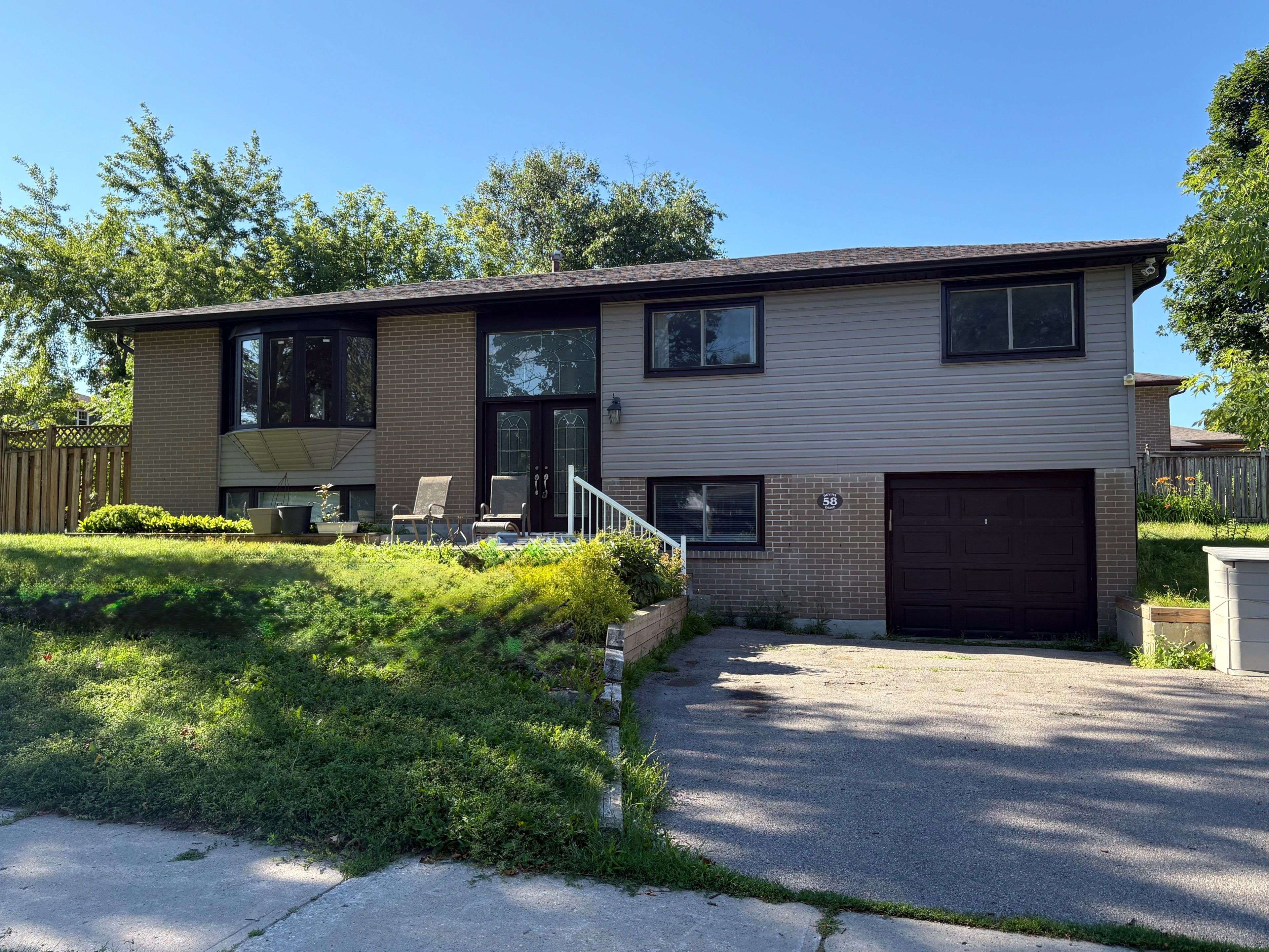 58 Devins DR #Upper Level, Aurora, ON L4G 2Z1