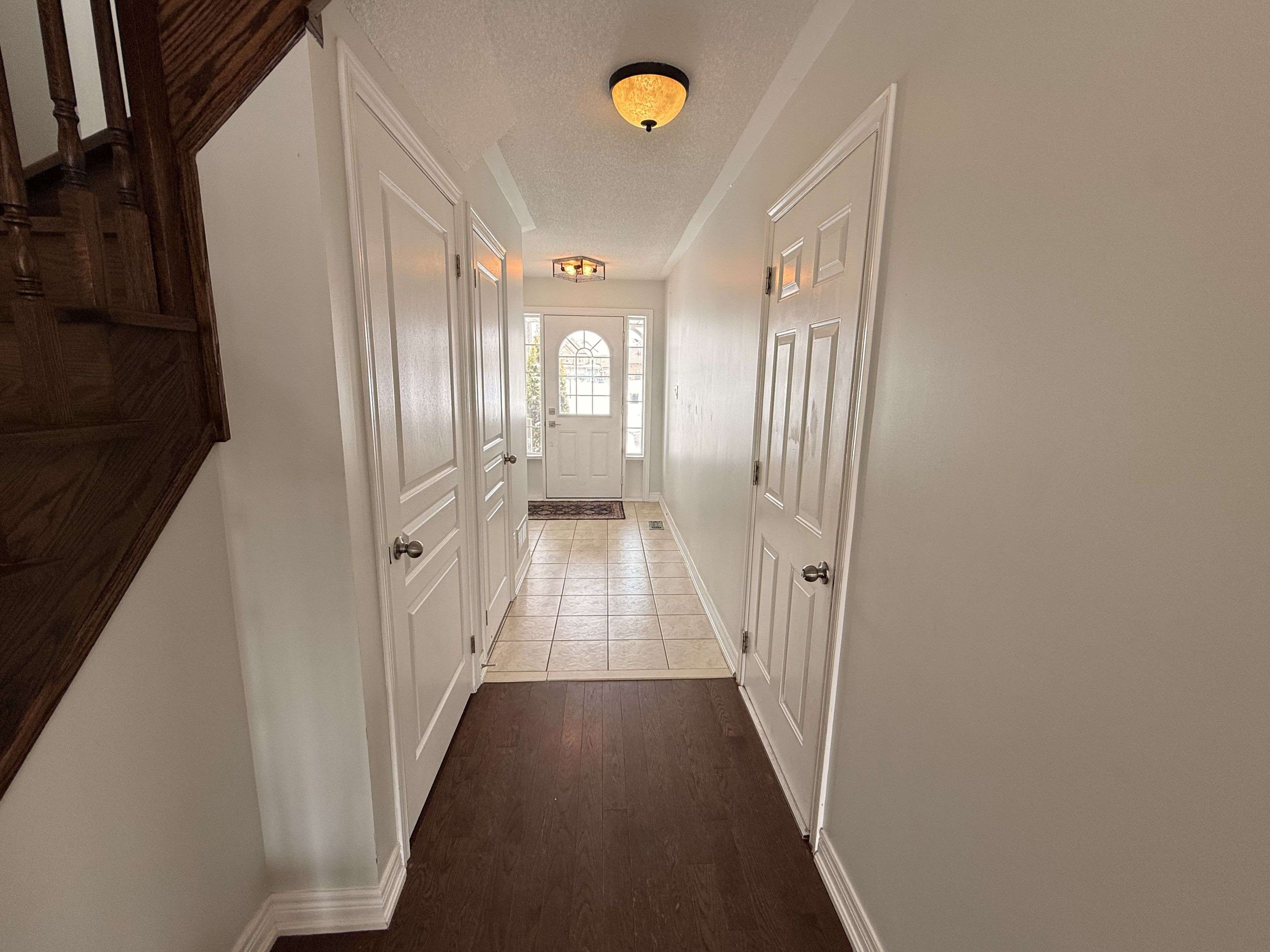 26 Wyndham CIR, Georgina, ON L0E 1R0