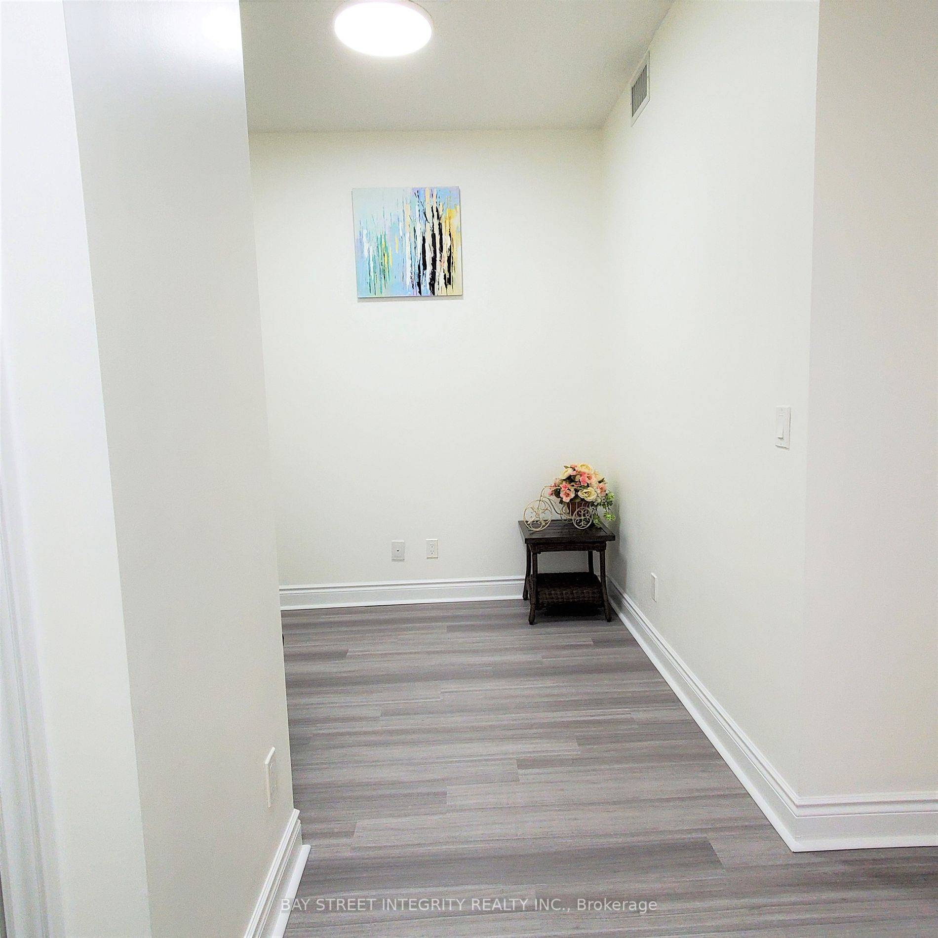 38 Cedarland DR #701, Markham, ON L6G 0G7