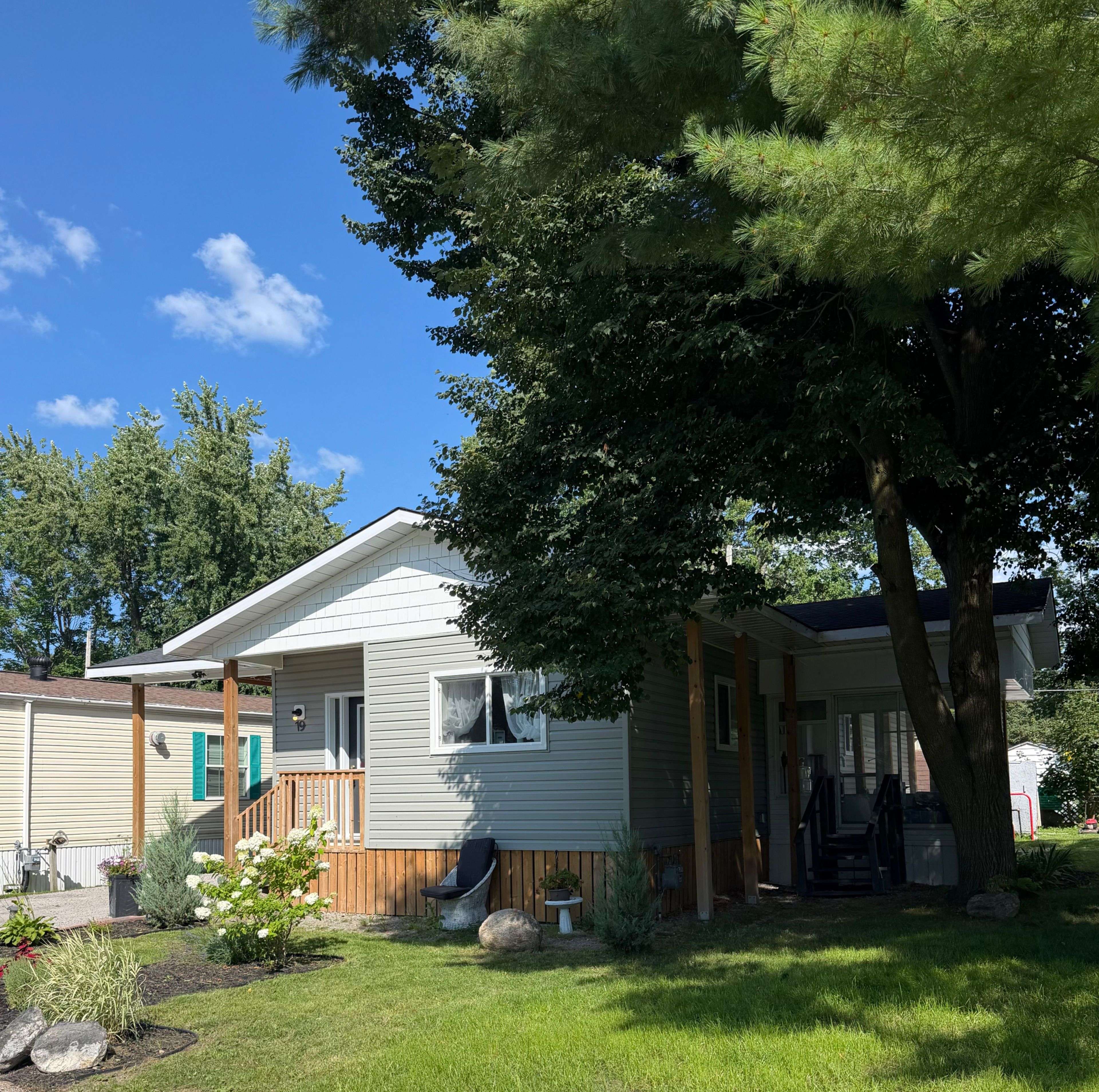 19 Vics RD, Midland, ON L4R 0B9