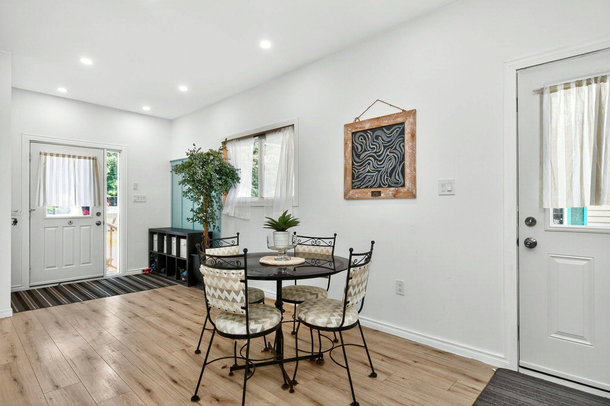 19 Vics RD, Midland, ON L4R 0B9