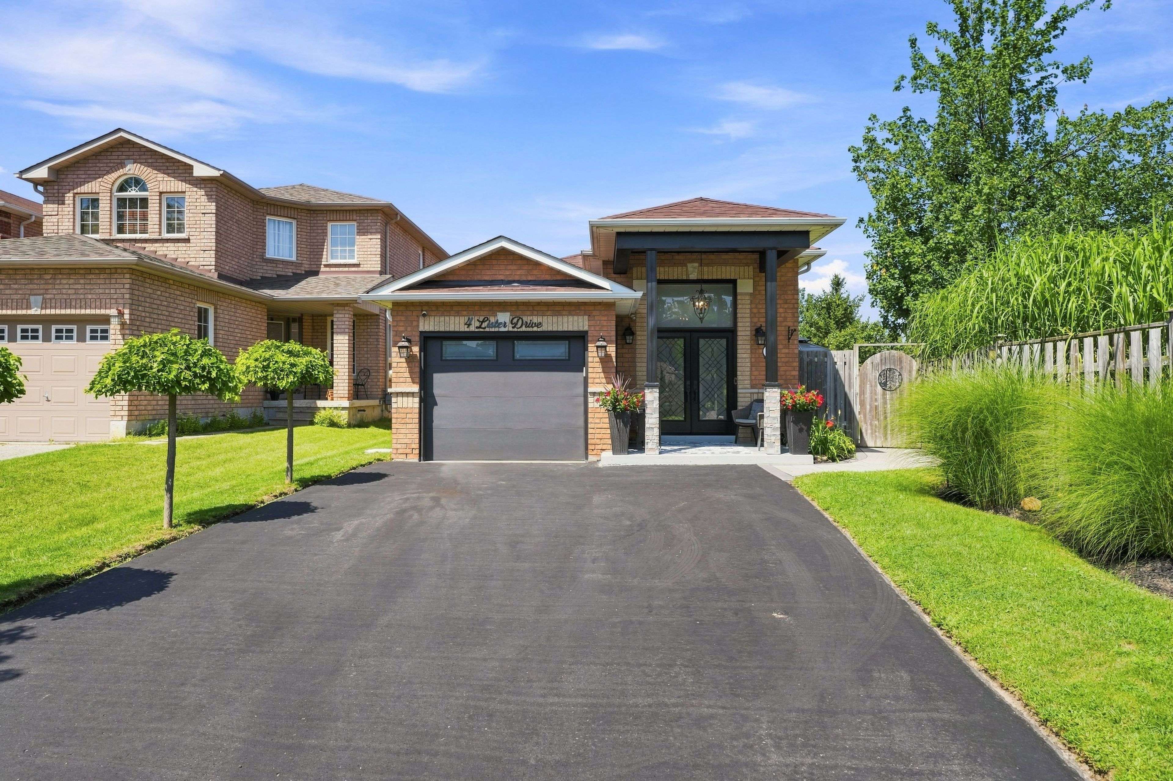 4 Lister DR, Barrie, ON L4N 0L5