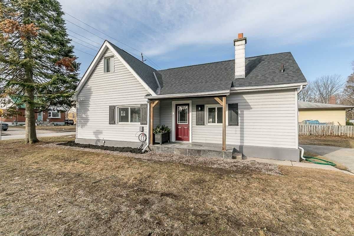 46 Campbell AVE #2, Barrie, ON L4N 2T4