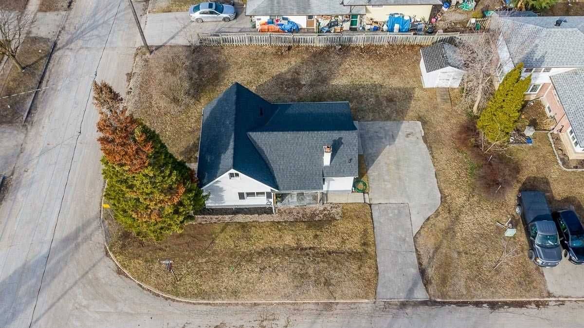 46 Campbell AVE #2, Barrie, ON L4N 2T4