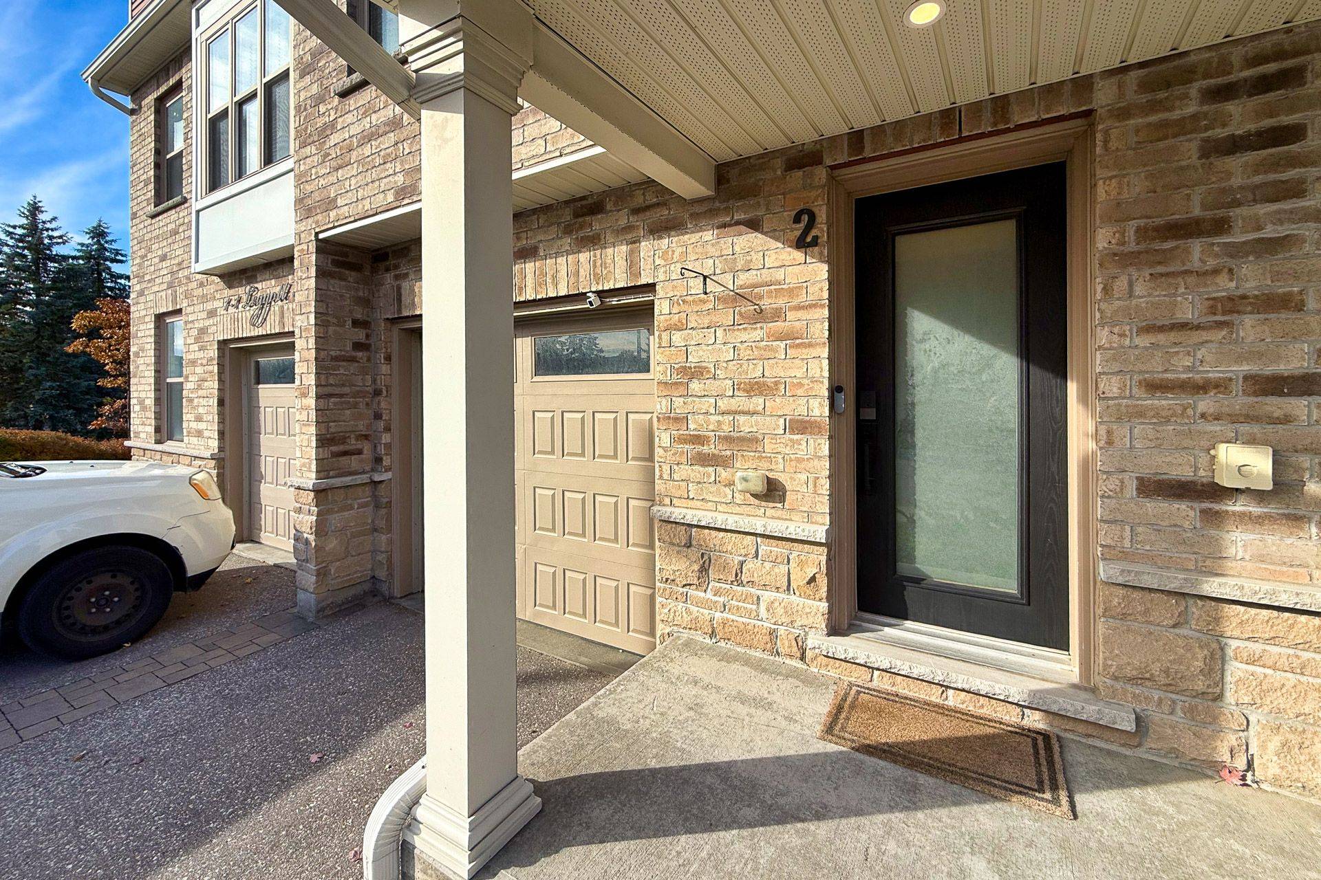 1 Leggott AVE #2, Barrie, ON L4N 6B1
