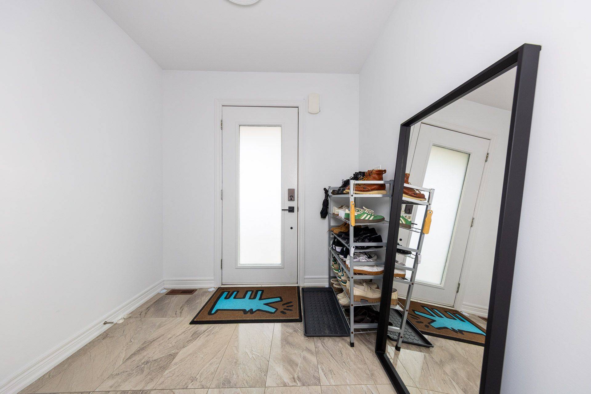 1 Leggott AVE #2, Barrie, ON L4N 6B1