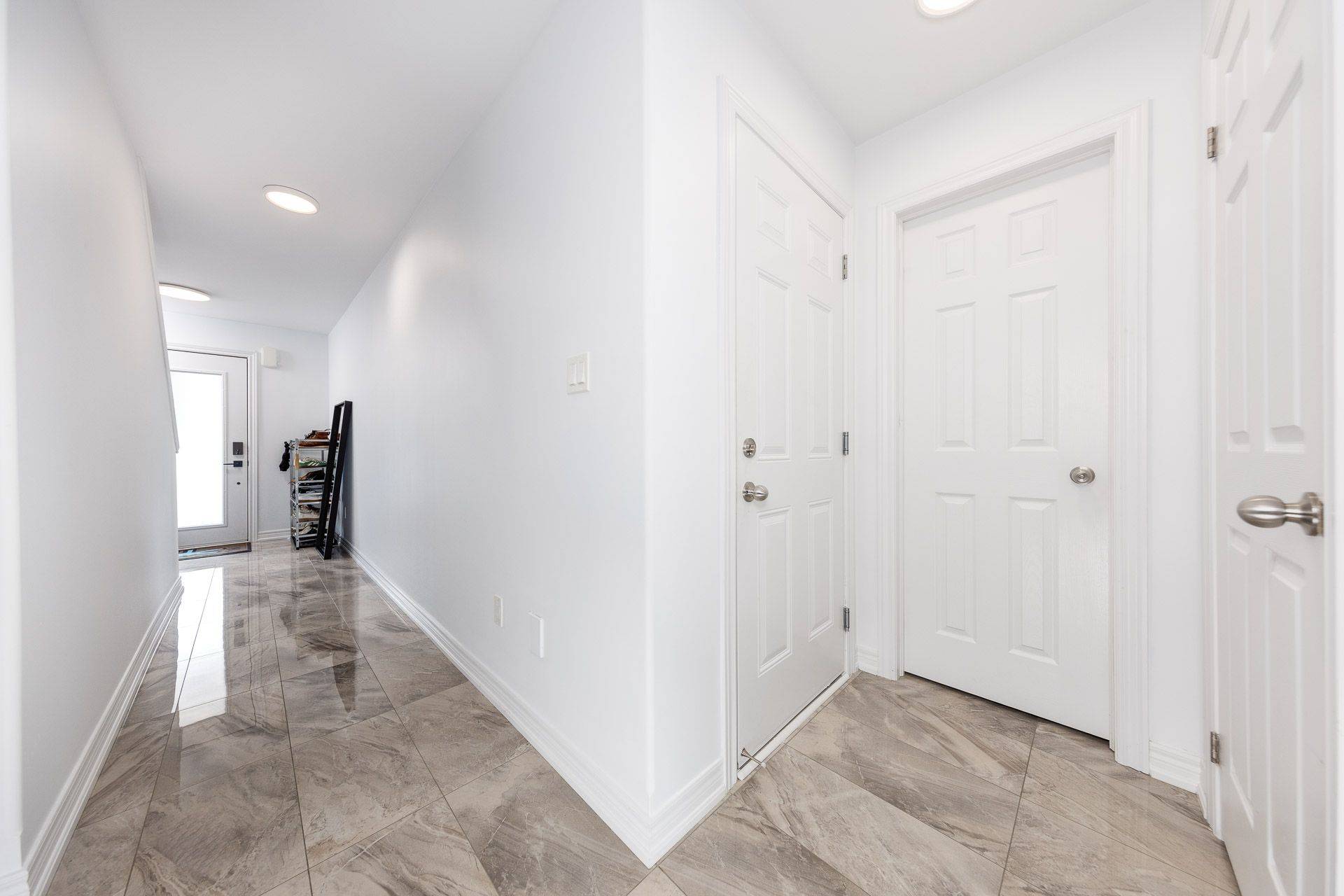 1 Leggott AVE #2, Barrie, ON L4N 6B1