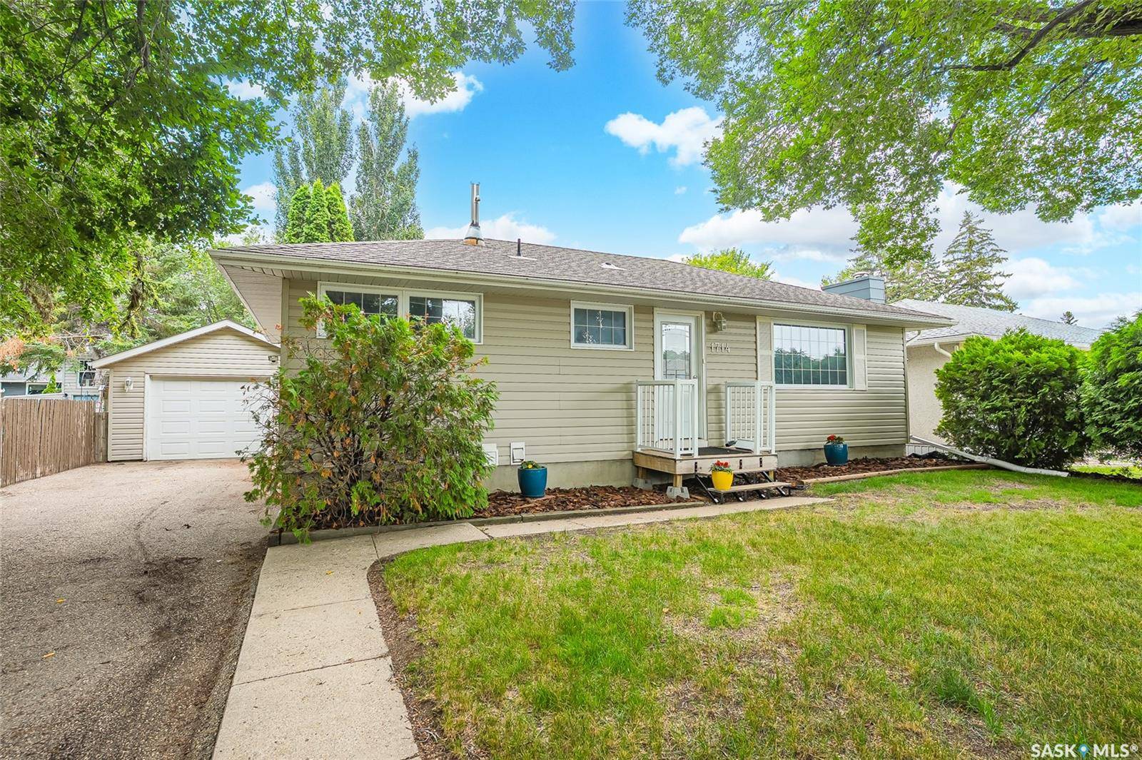 1714 Drinkle STREET, Saskatoon, SK S7J 0P7