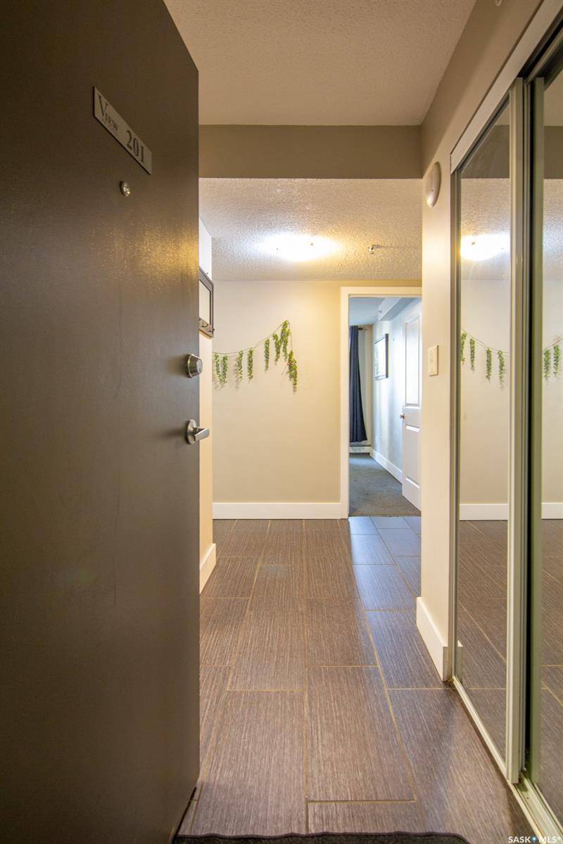 320 5th AVENUE N #201, Saskatoon, SK S7K 2D5