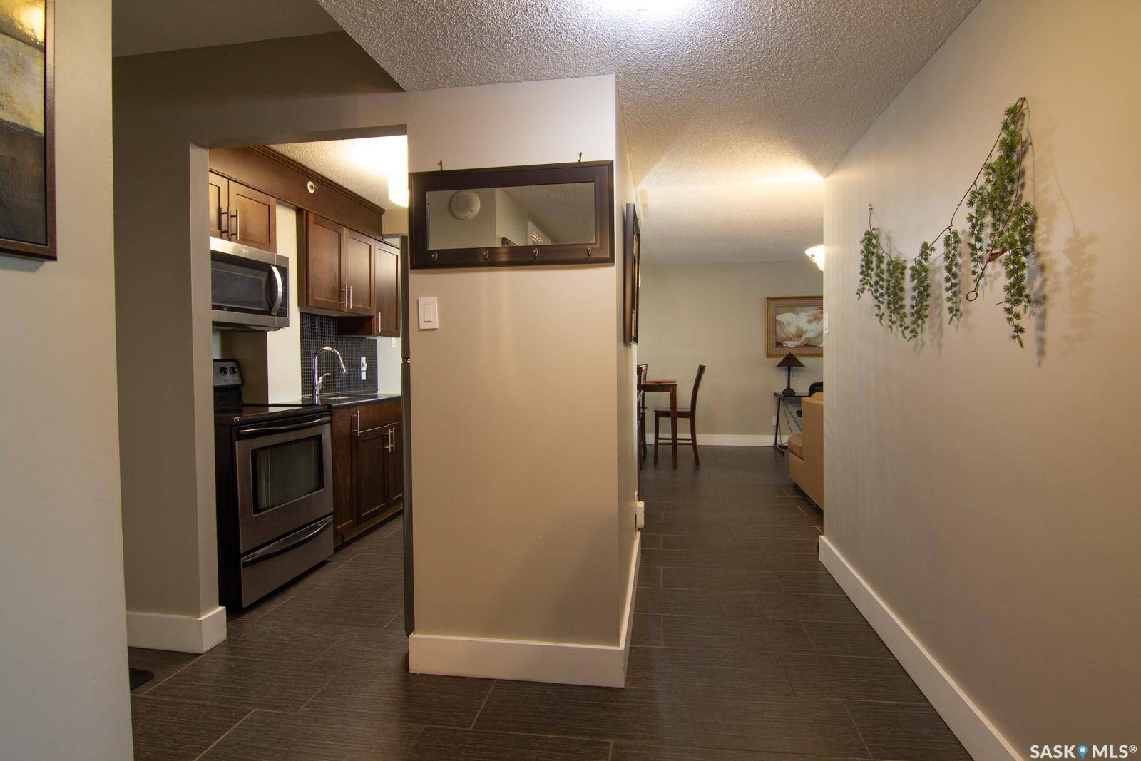 320 5th AVENUE N #201, Saskatoon, SK S7K 2D5