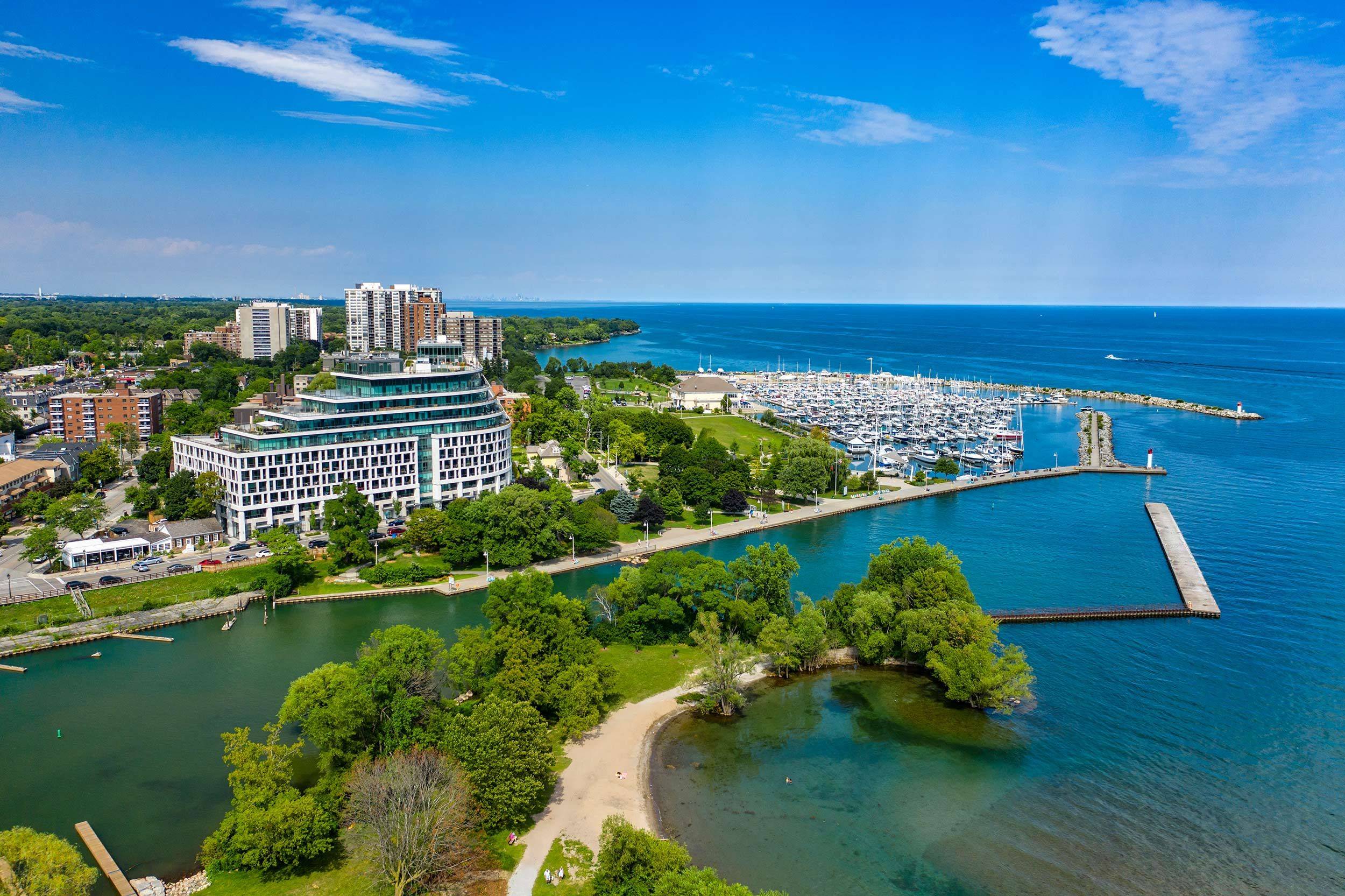 11 Bronte RD #206, Oakville, ON L6L 0E1